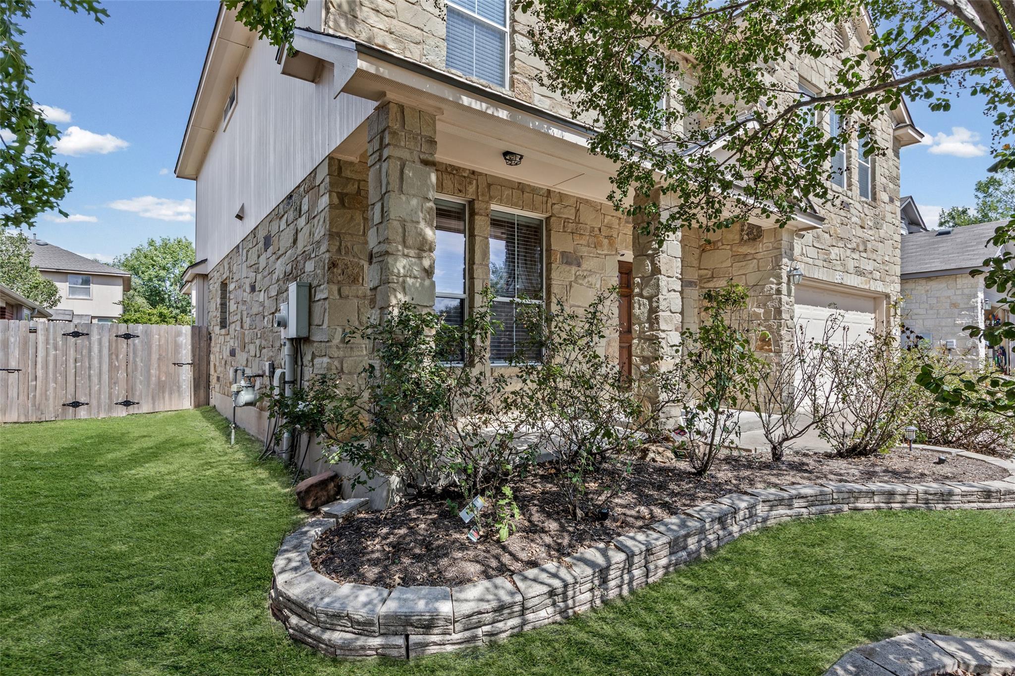 1704 Mcclannahan Dr Property Photo 3