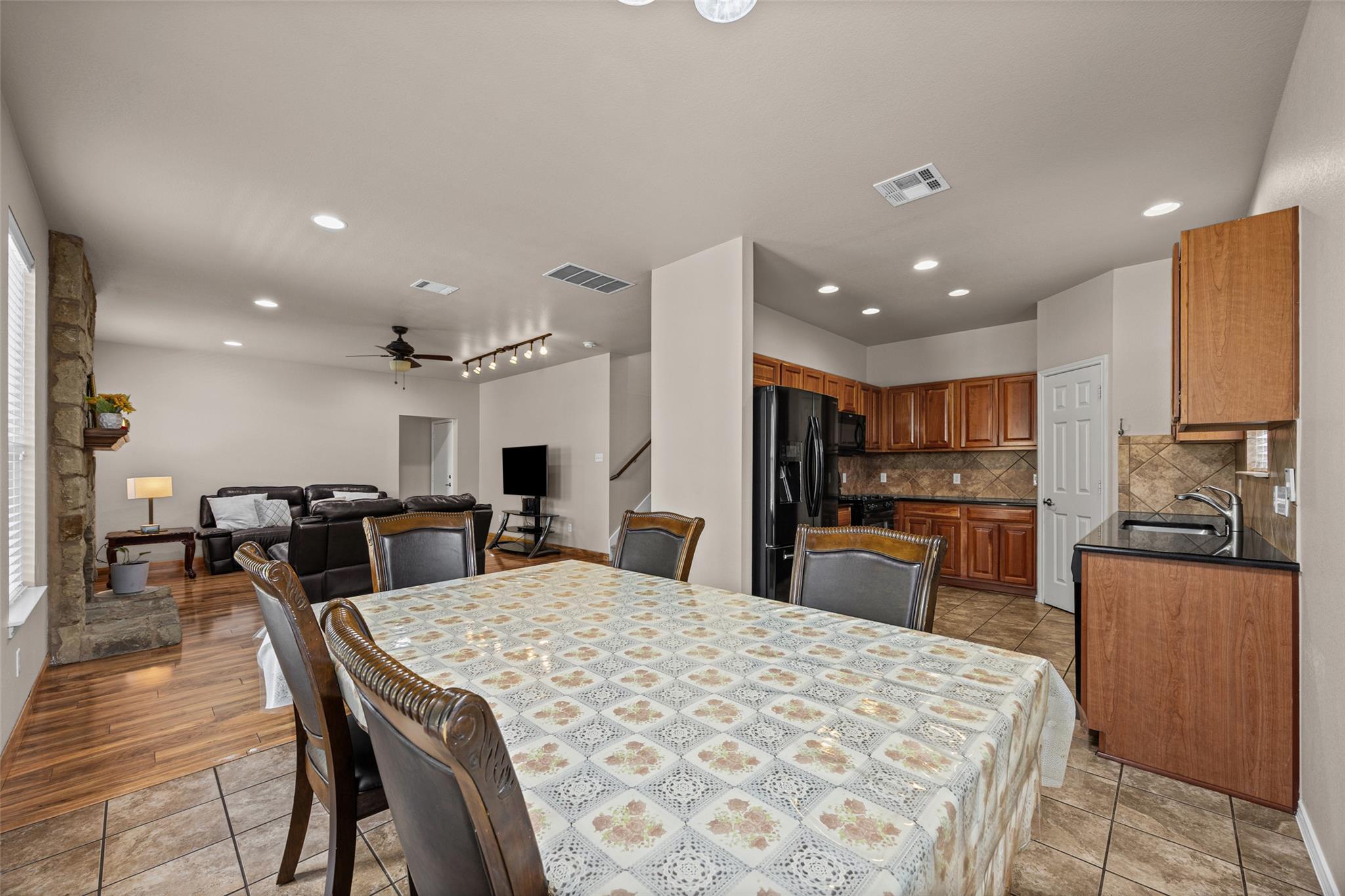 1704 Mcclannahan Dr Property Photo 10