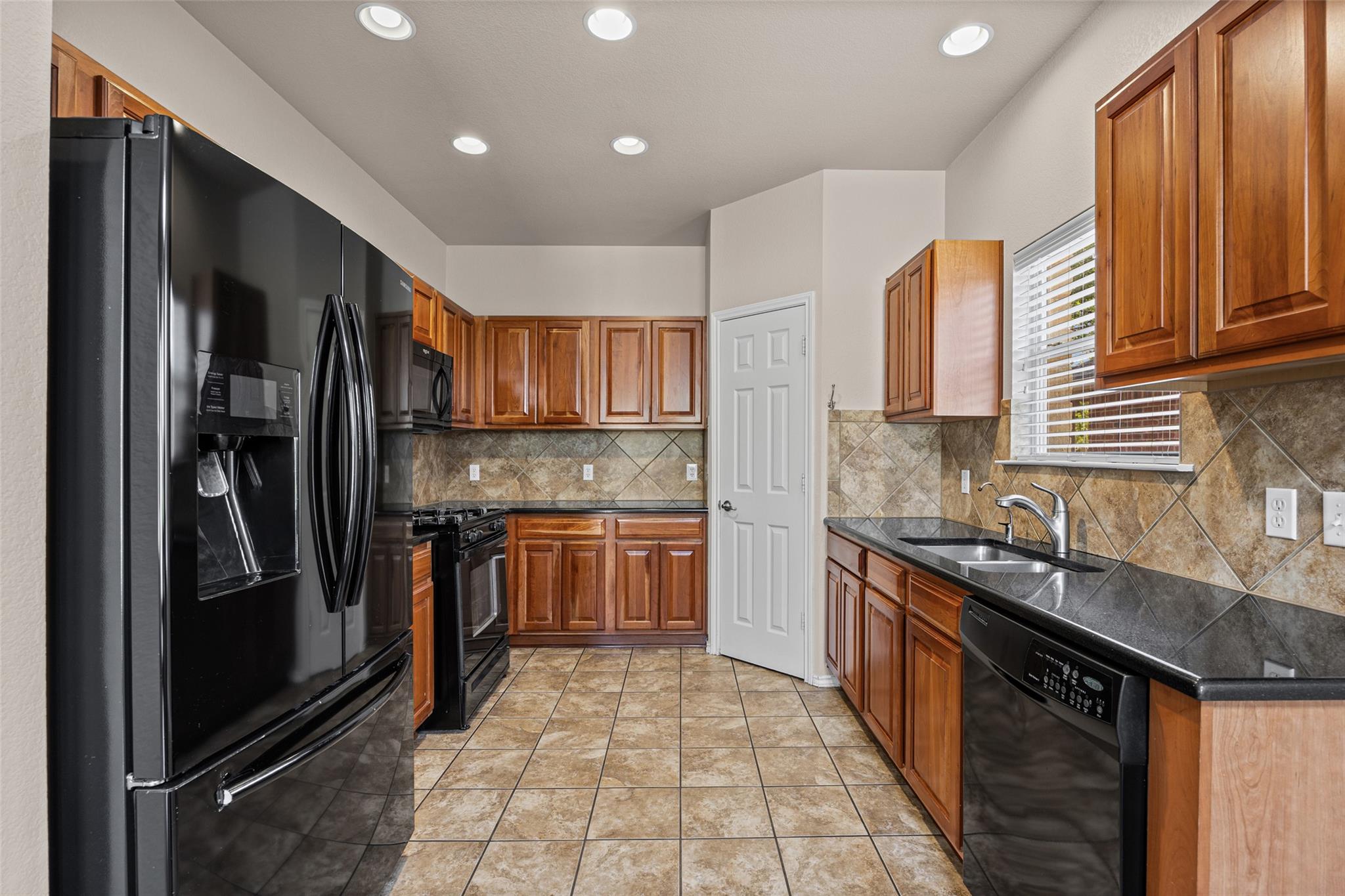 1704 Mcclannahan Dr Property Photo 11