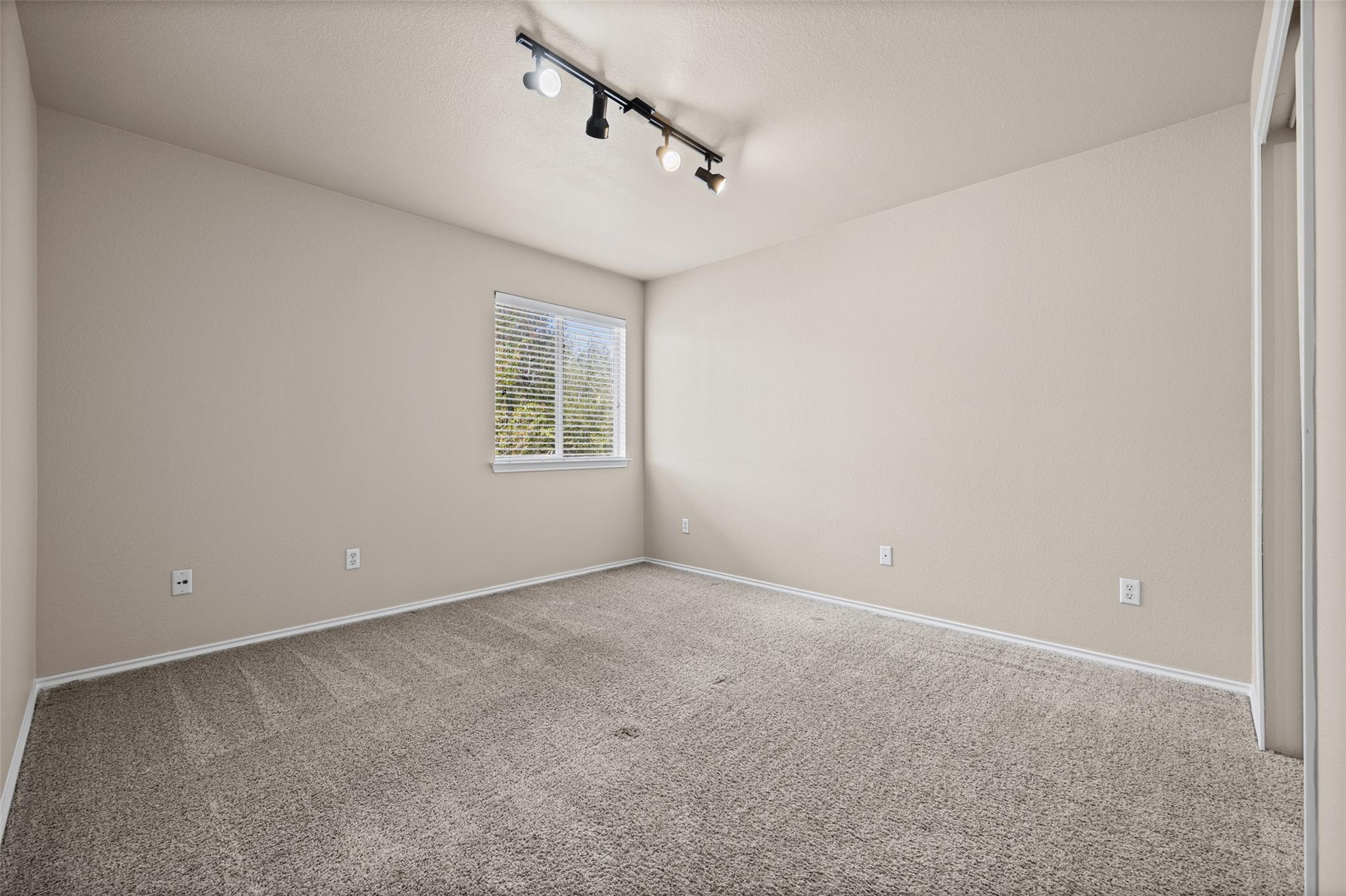 1704 Mcclannahan Dr Property Photo 24