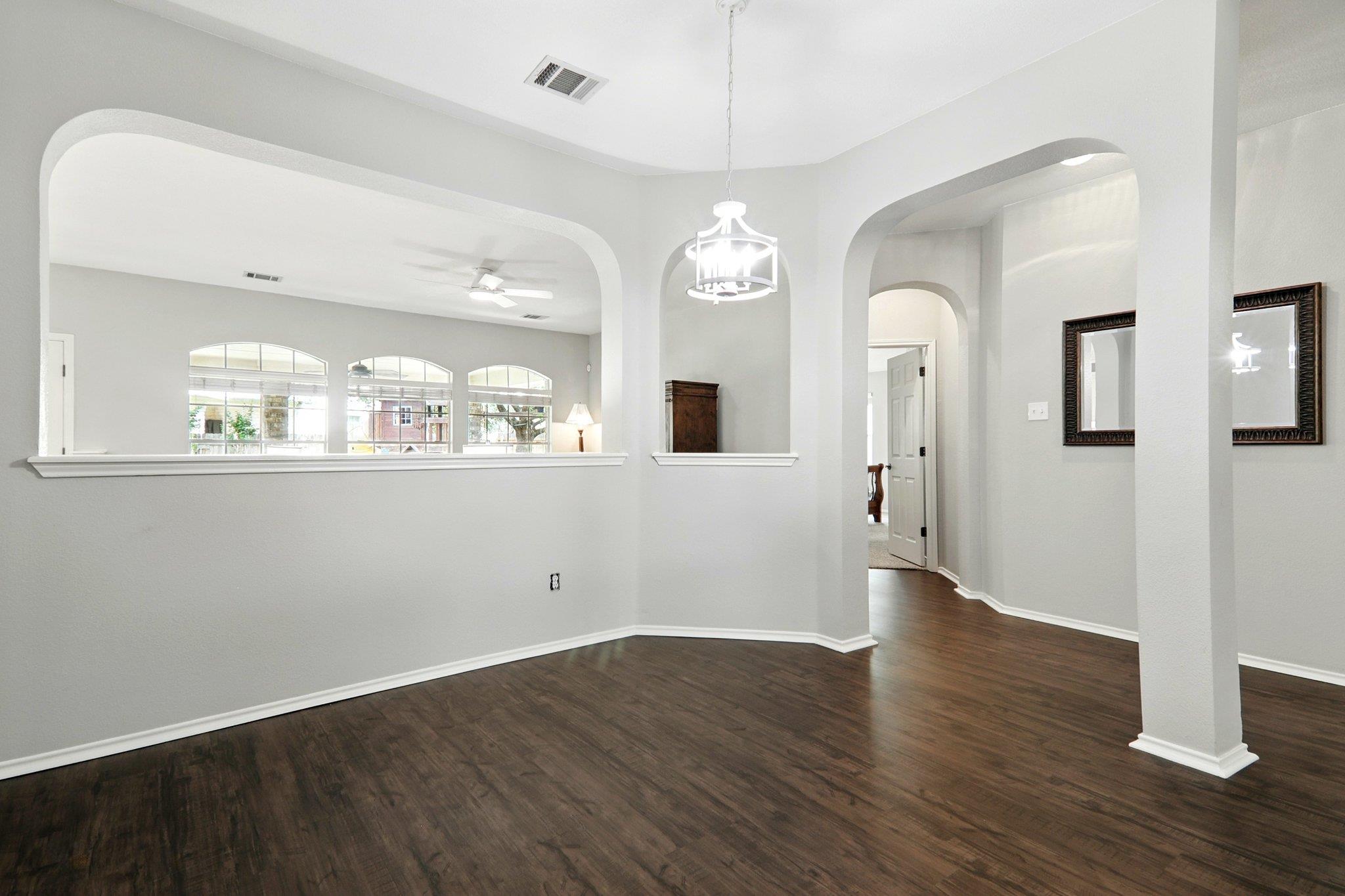 10733 Quarry Oaks Trl Property Photo 9