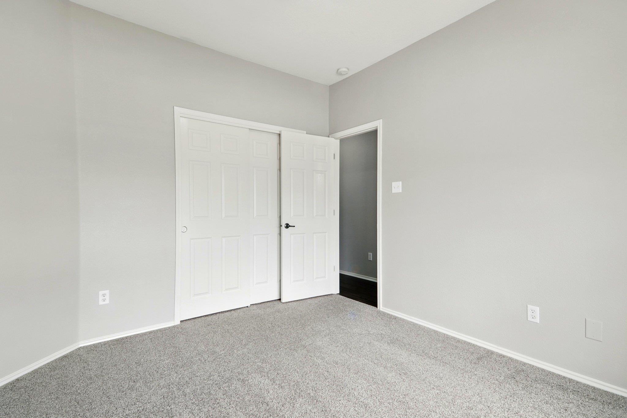 10733 Quarry Oaks Trl Property Photo 11