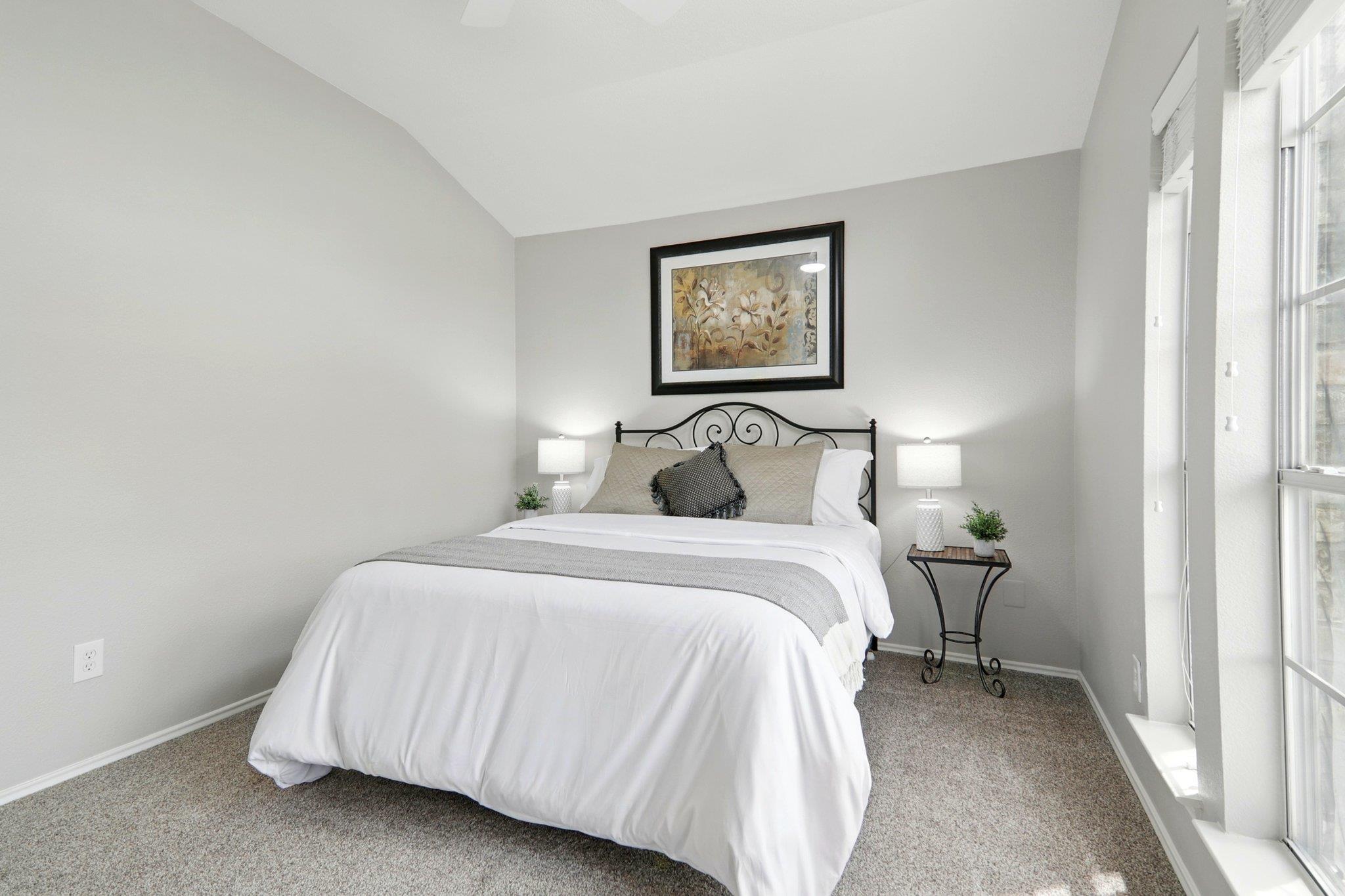 10733 Quarry Oaks Trl Property Photo 15