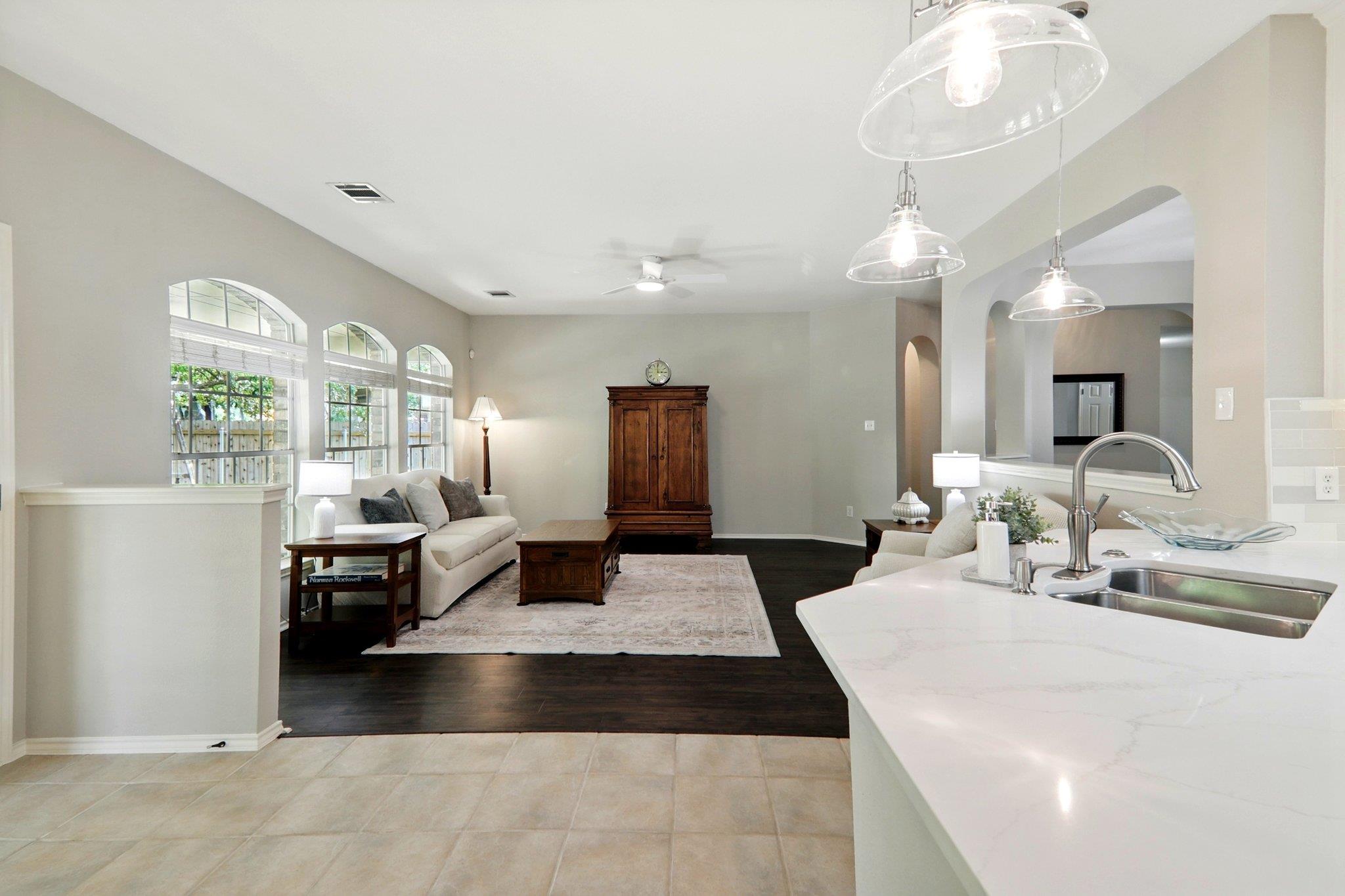 10733 Quarry Oaks Trl Property Photo 27