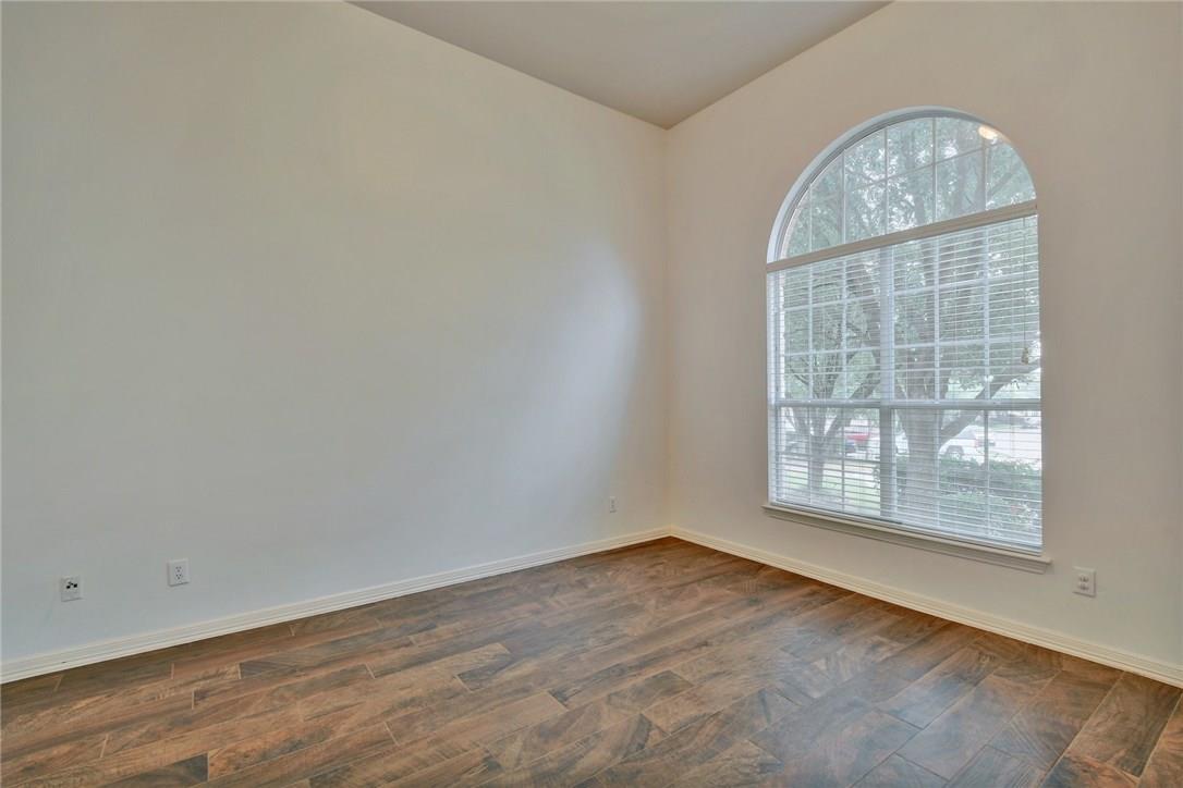 2814 Cool River Loop Property Photo 9