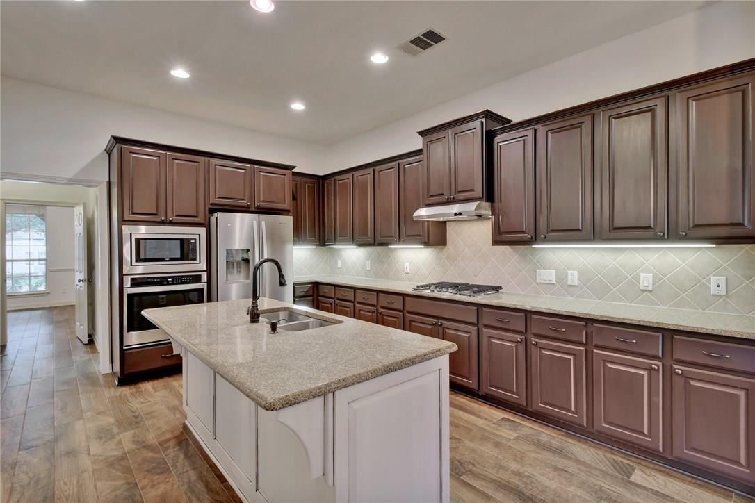 2814 Cool River Loop Property Photo 17