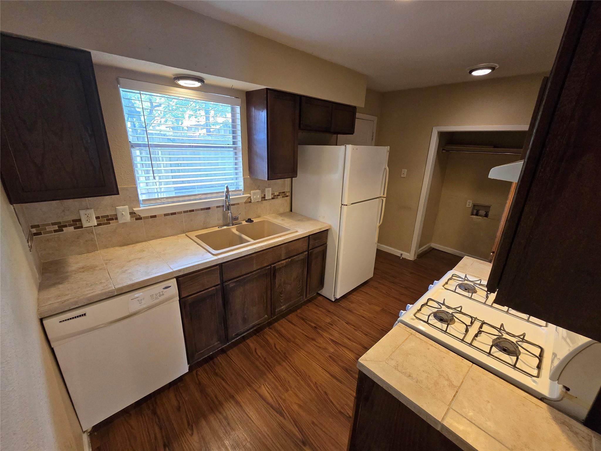 7102 Dan Jean Dr #b Property Photo 3