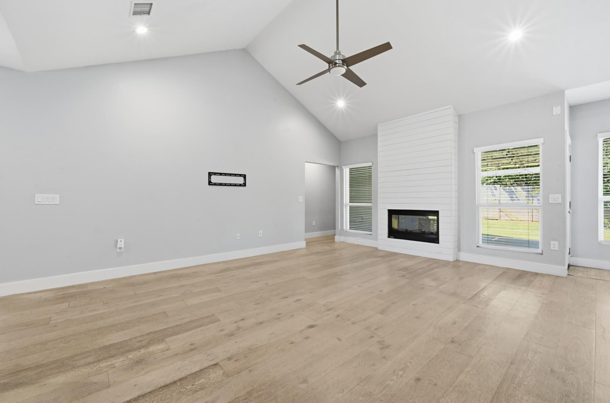 4207 Alexandria Dr Property Photo 6