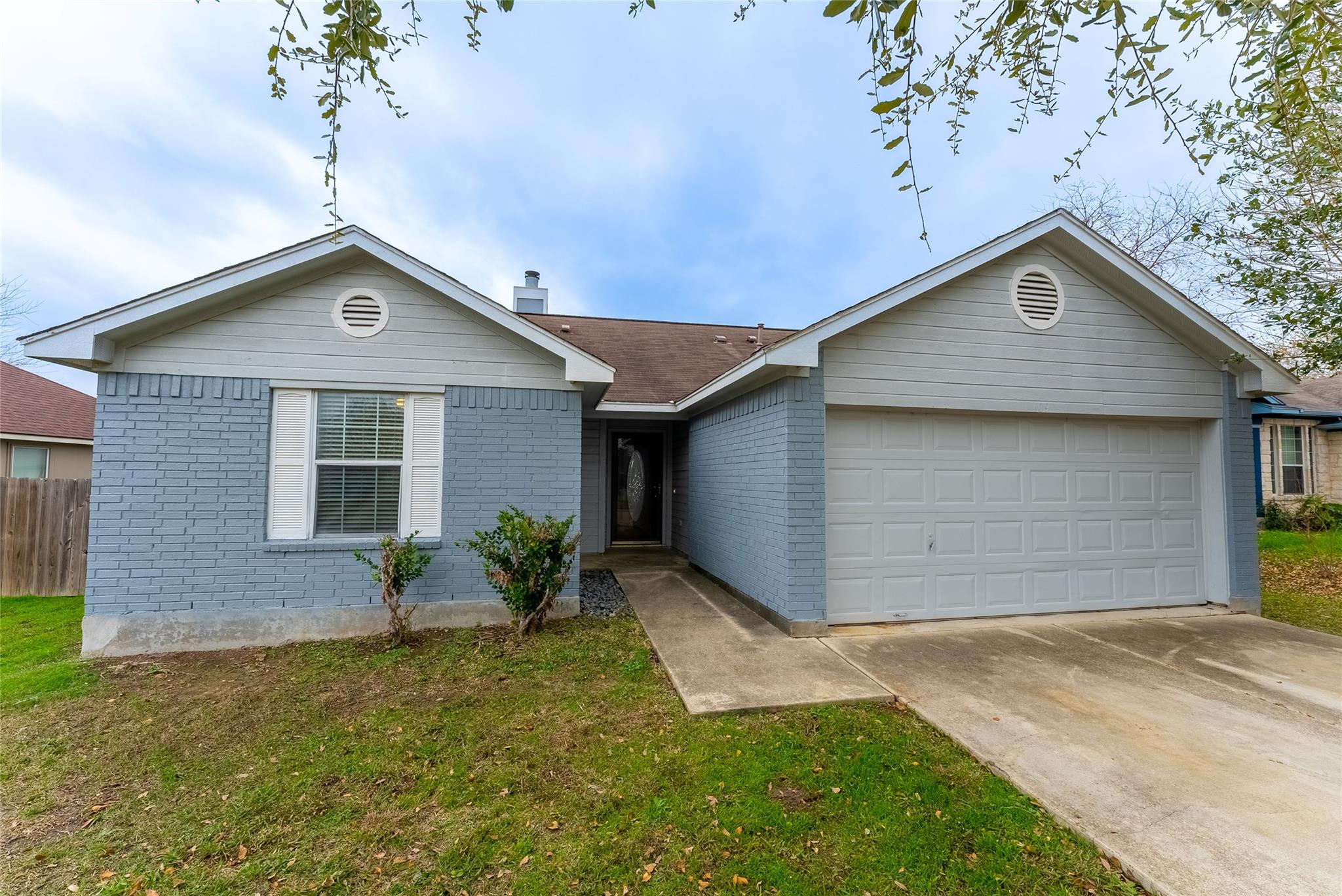 109 Granite Shoals Dr Property Photo 2
