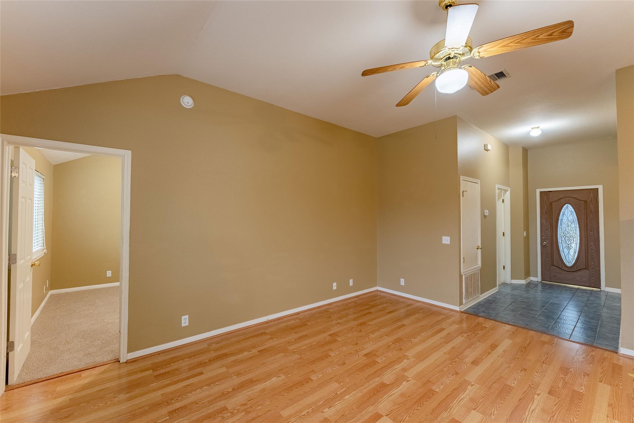 109 Granite Shoals Dr Property Photo 5