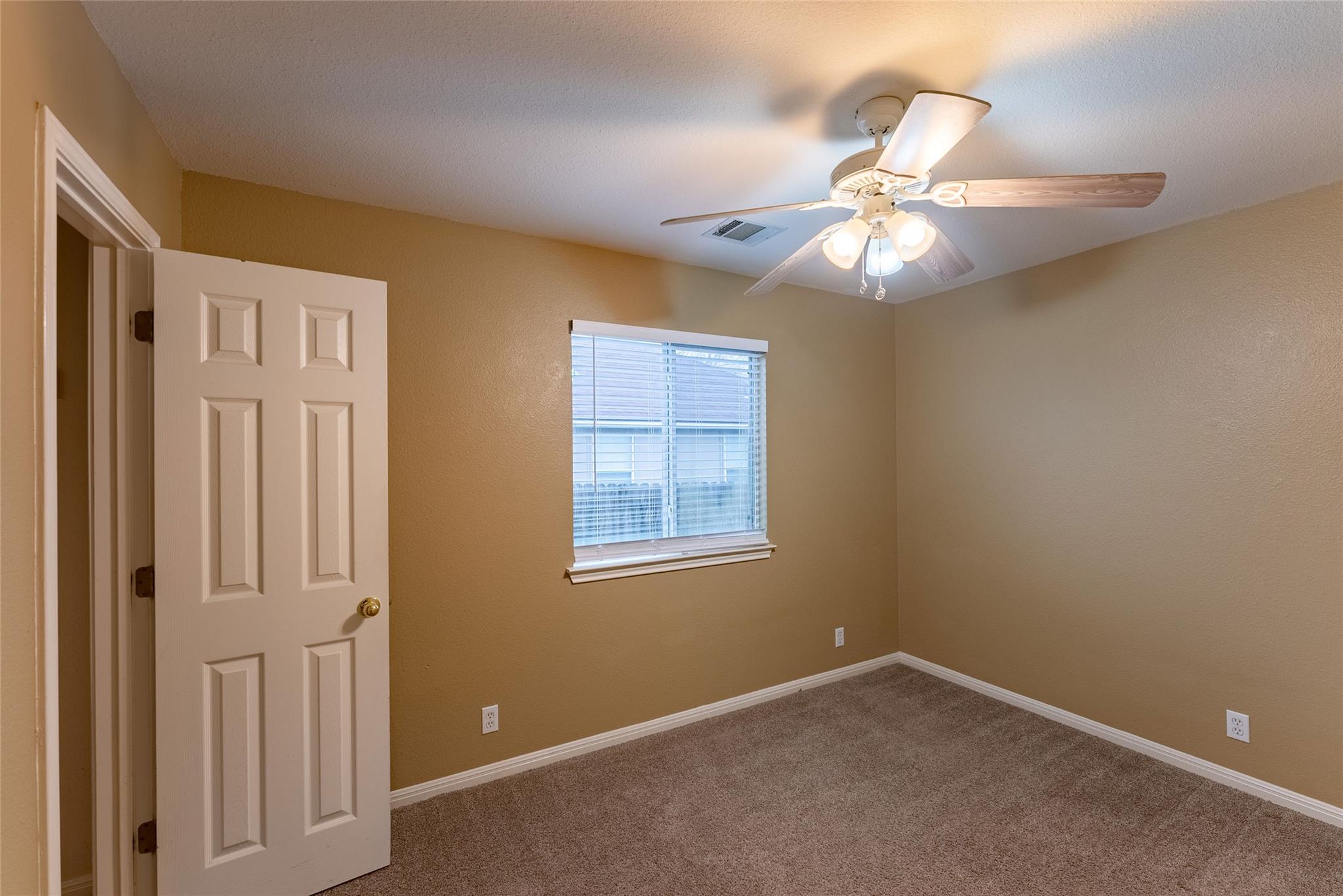 109 Granite Shoals Dr Property Photo 8