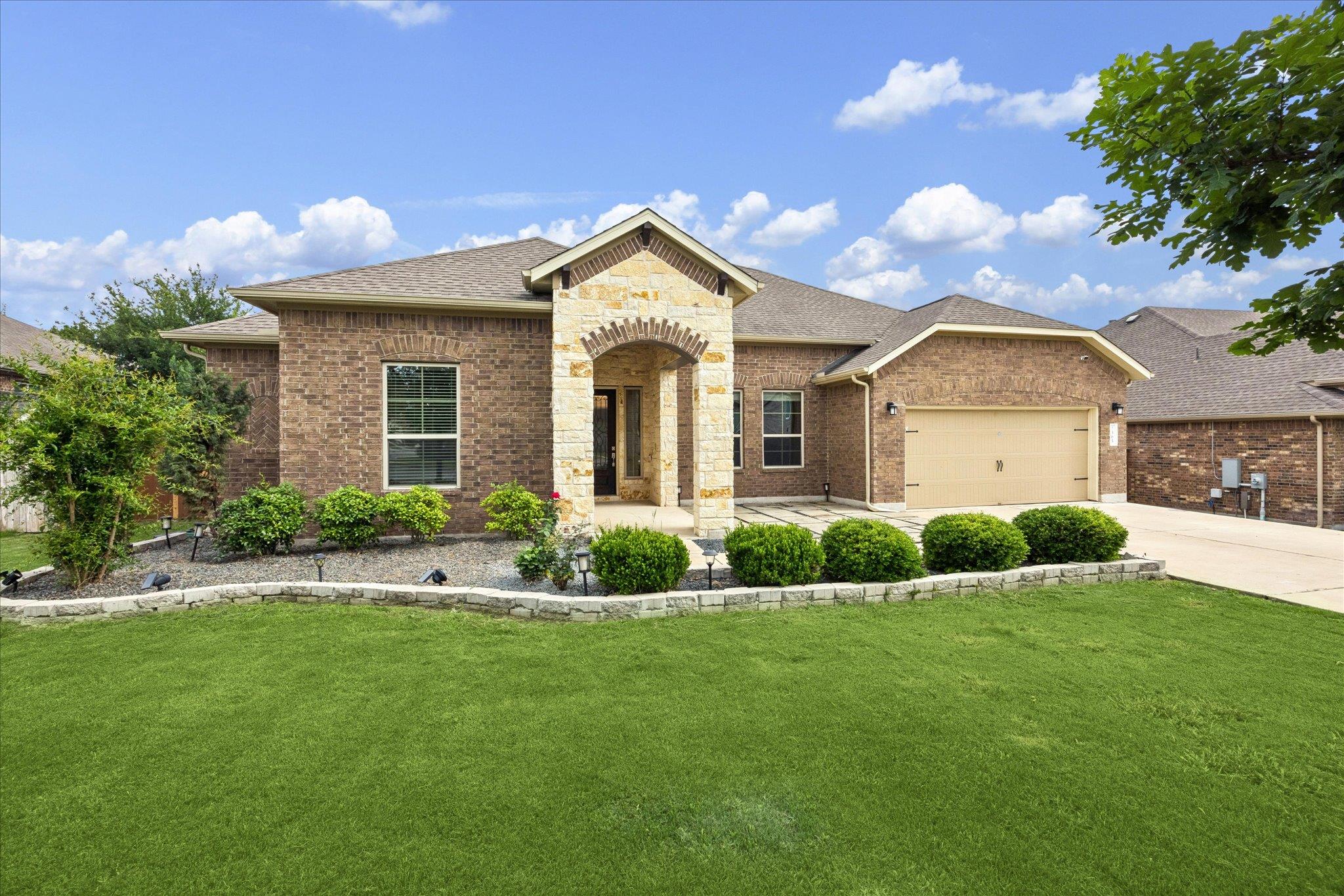 365 Arapaho Dr Property Photo 1
