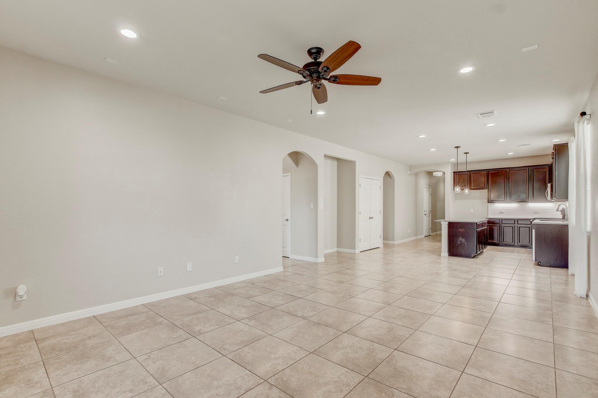 356 Quarry Ln Property Photo 4