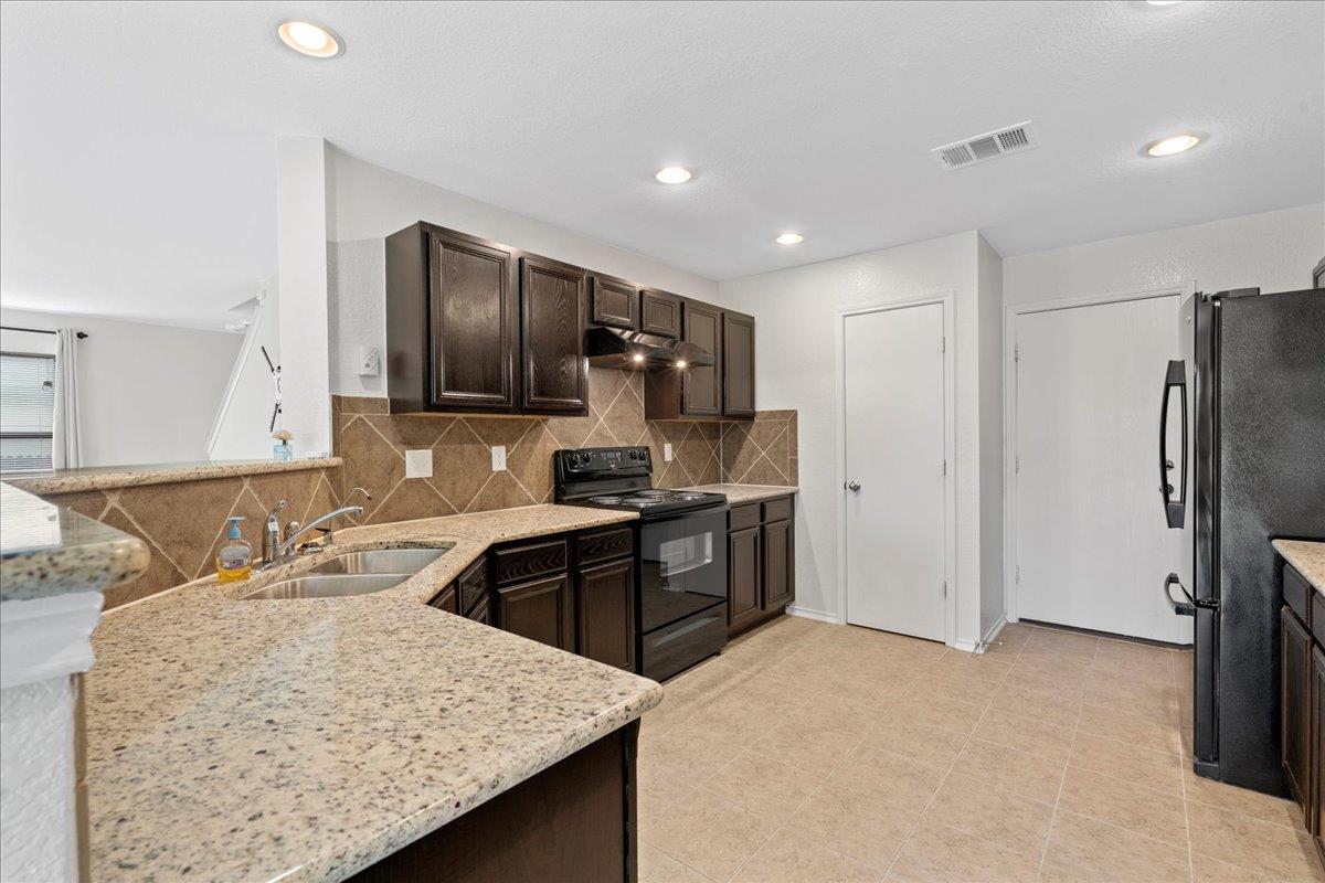 142 Rummel Dr Property Photo 9