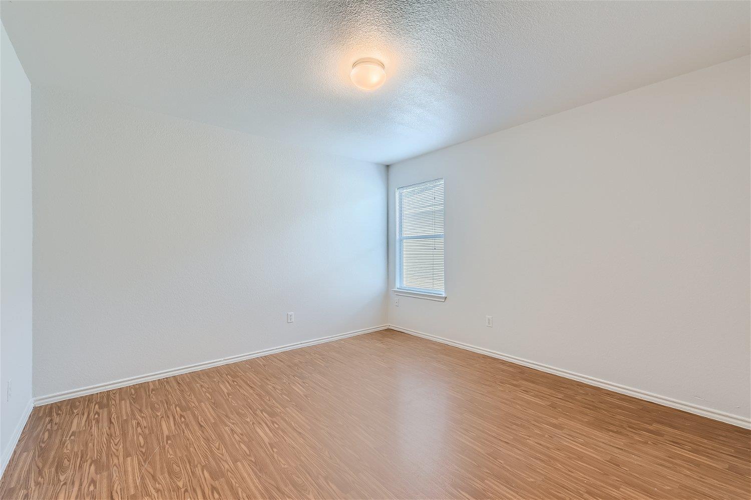 18408 Cloudmore Ln Property Photo 5