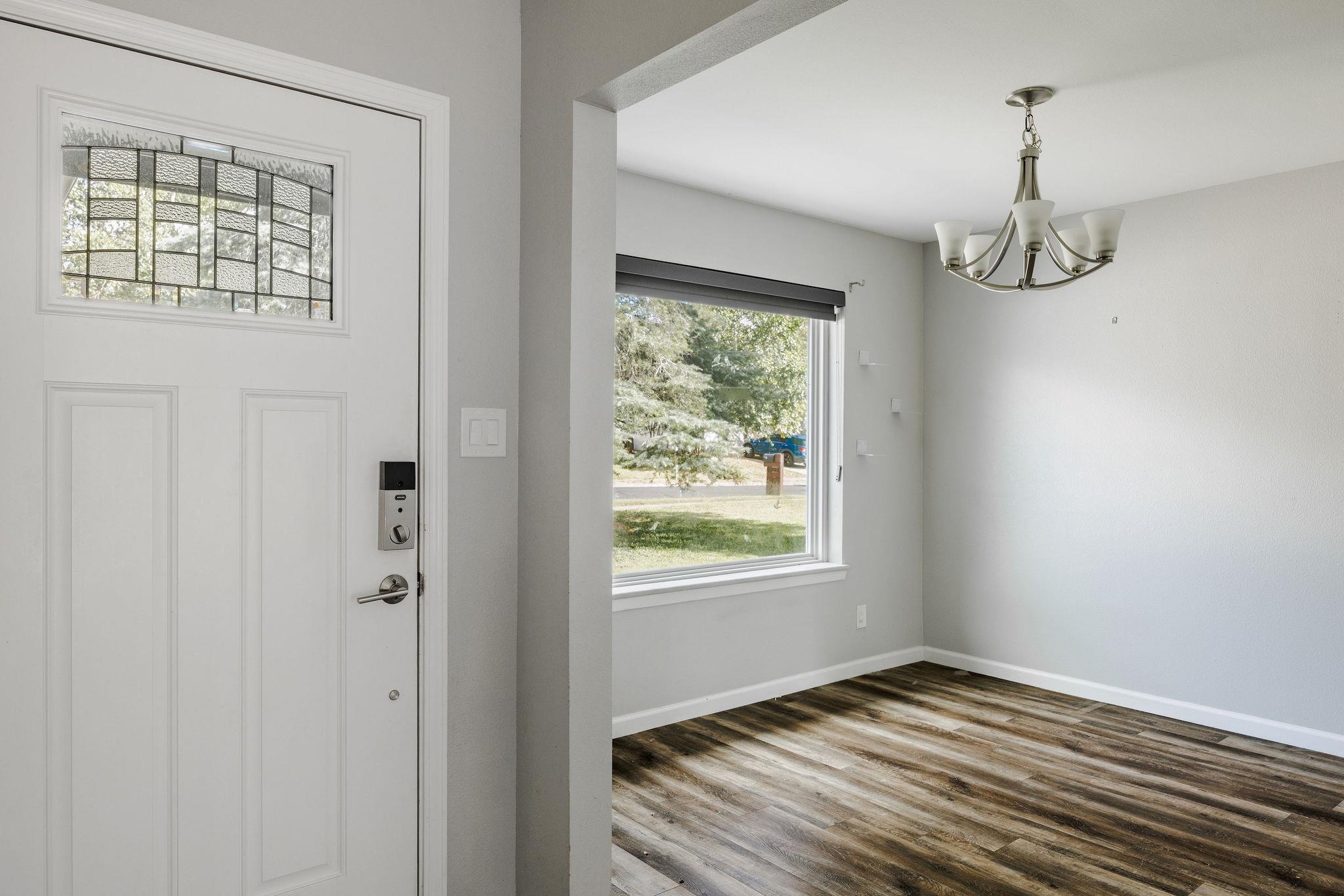 6101 London Dr Property Photo 3