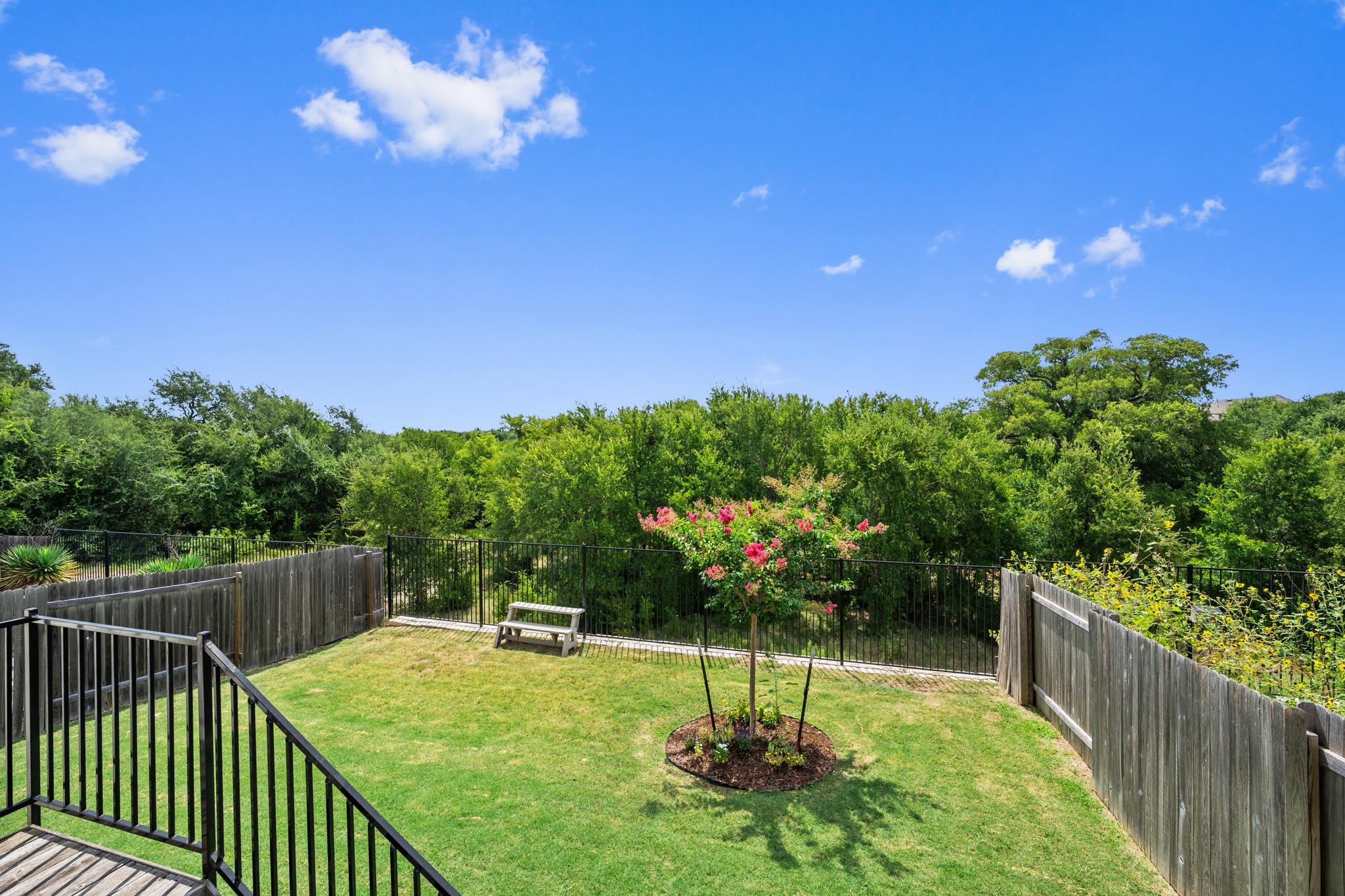 329 Serpens St Property Photo 19