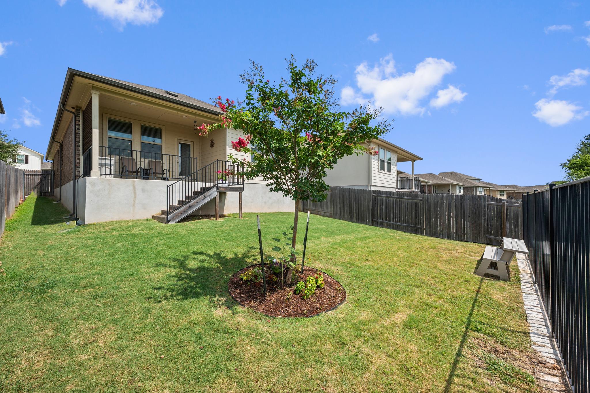 329 Serpens St Property Photo 20