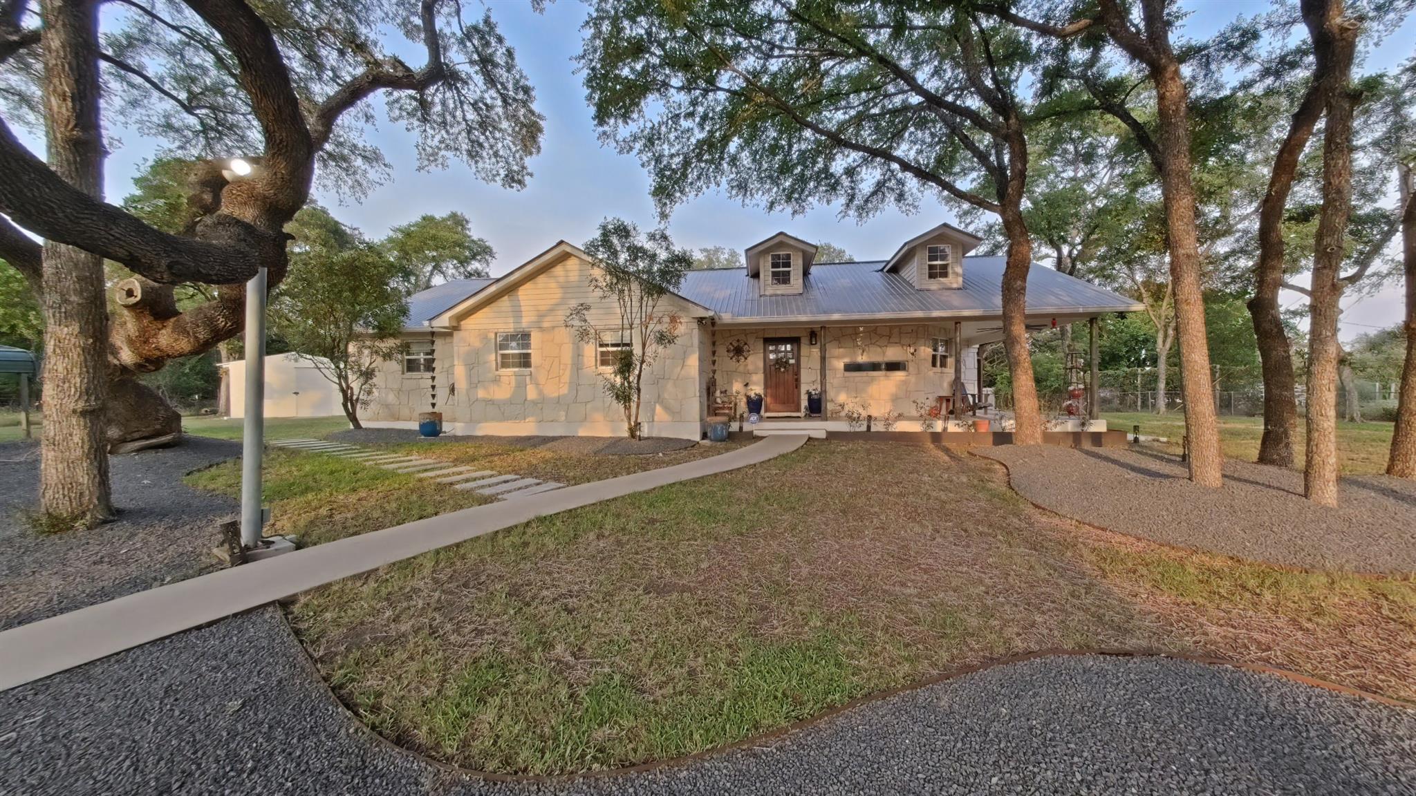1127 Penion Dr Property Photo 1