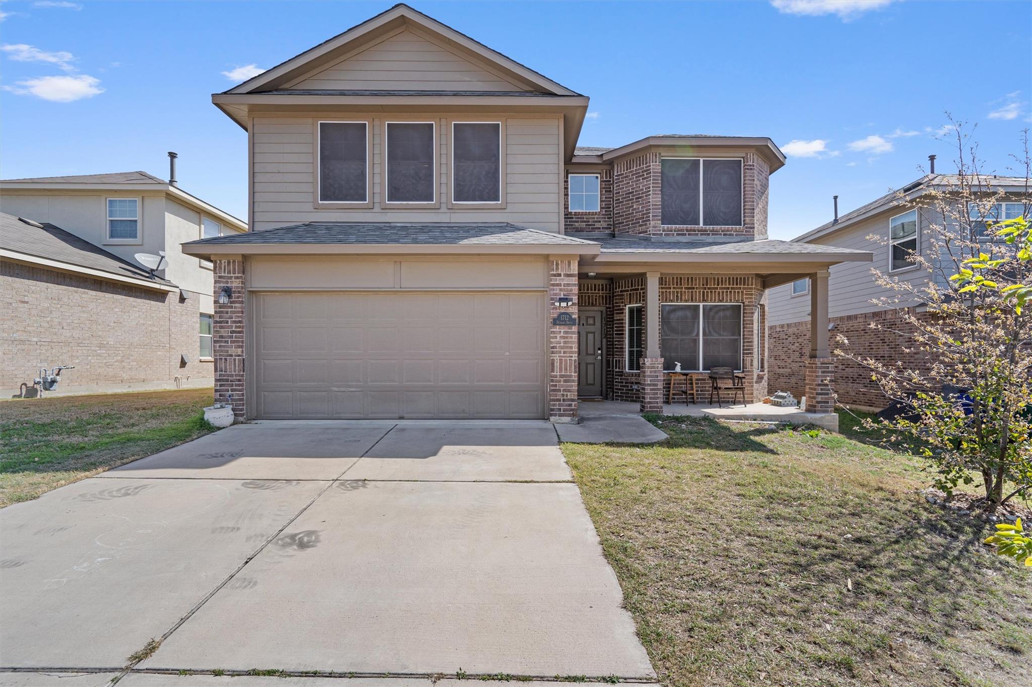 1712 Deodara Dr Property Photo
