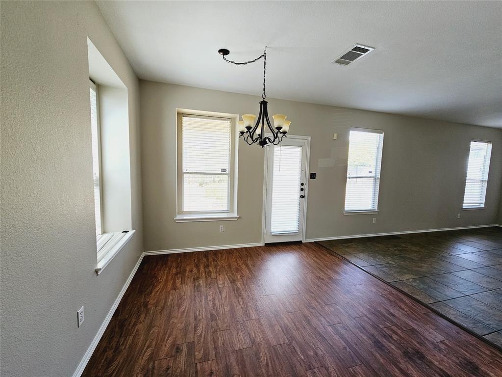 789 Covent Dr Property Photo 3