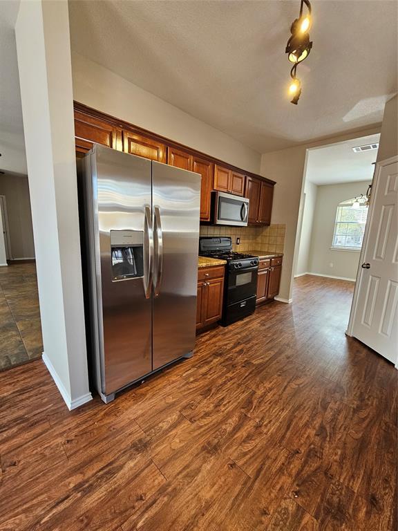789 Covent Dr Property Photo 5