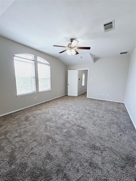789 Covent Dr Property Photo 8