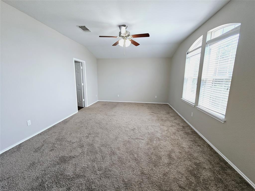 789 Covent Dr Property Photo 9
