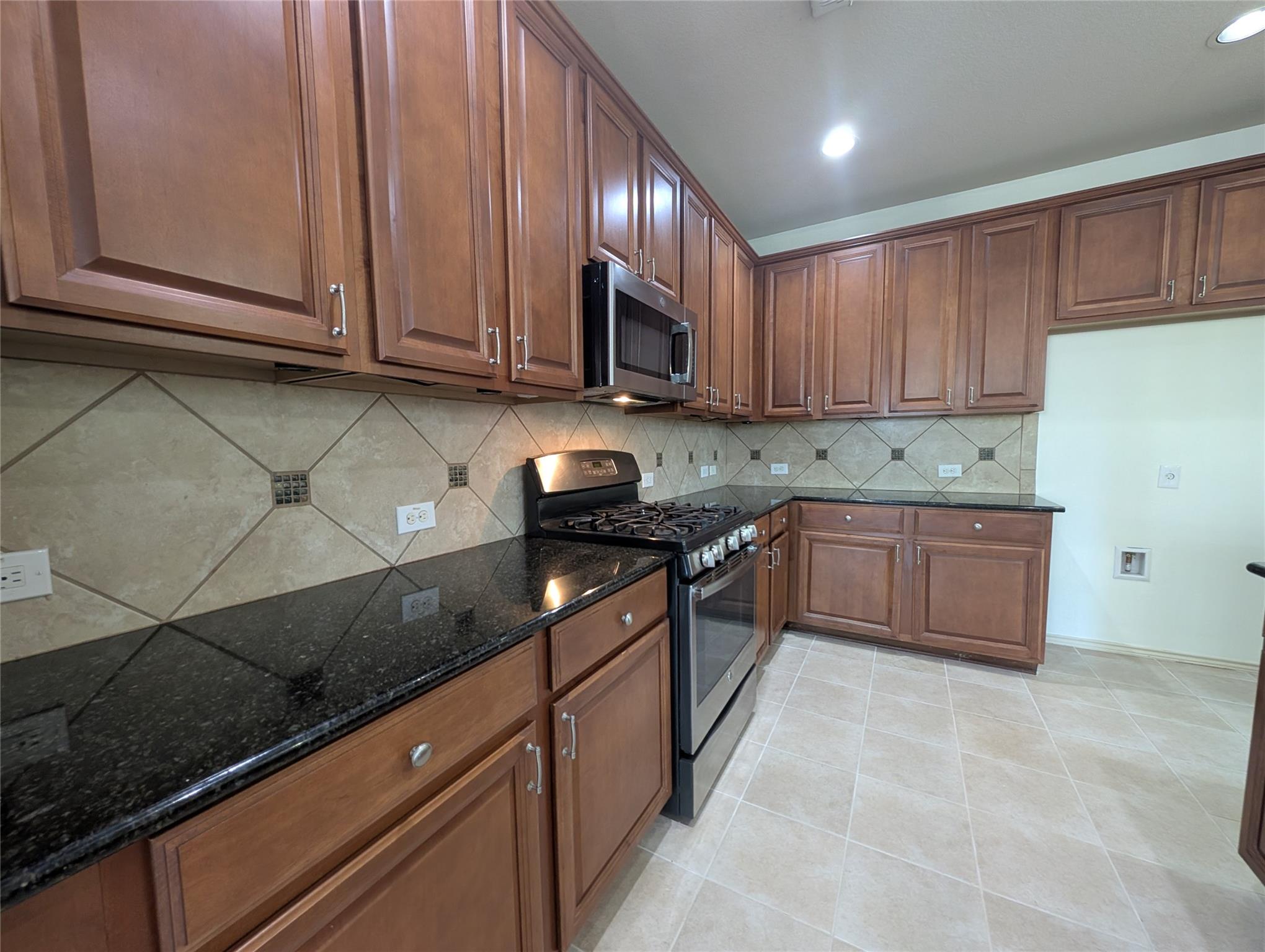 1602 Westmeadow Trl Property Photo 9