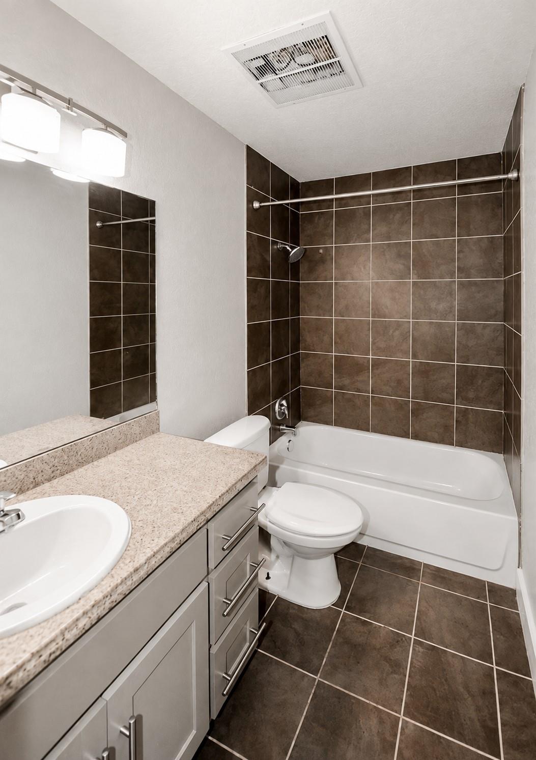 1302 Danbury Sq #a Property Photo 10