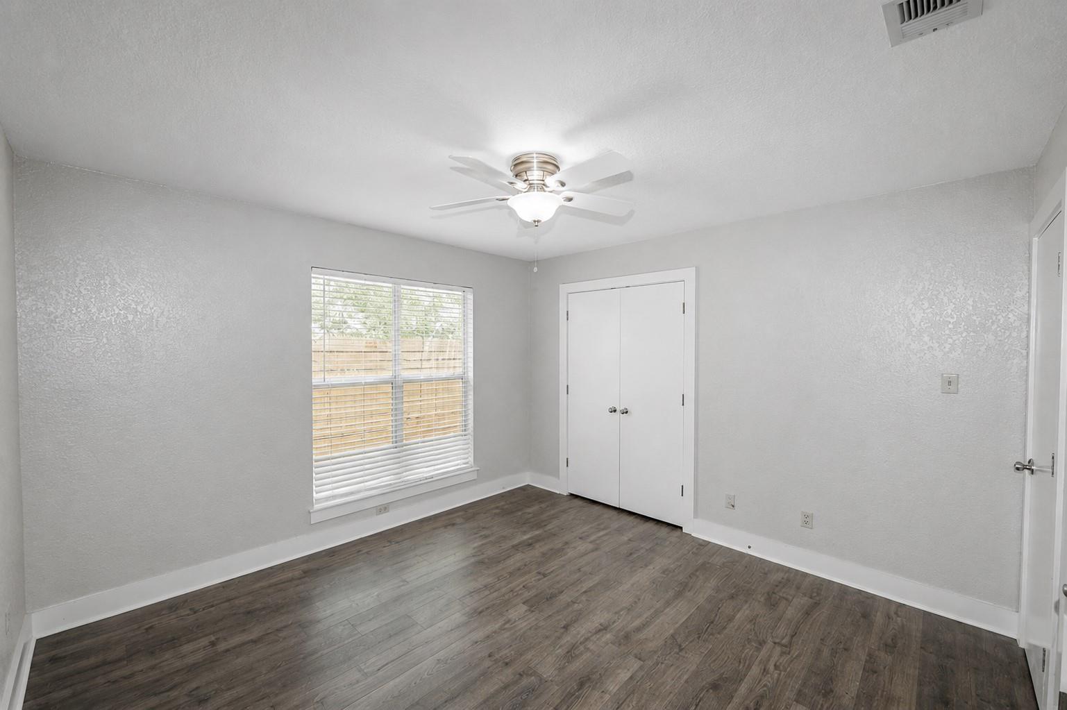1302 Danbury Sq #a Property Photo 11