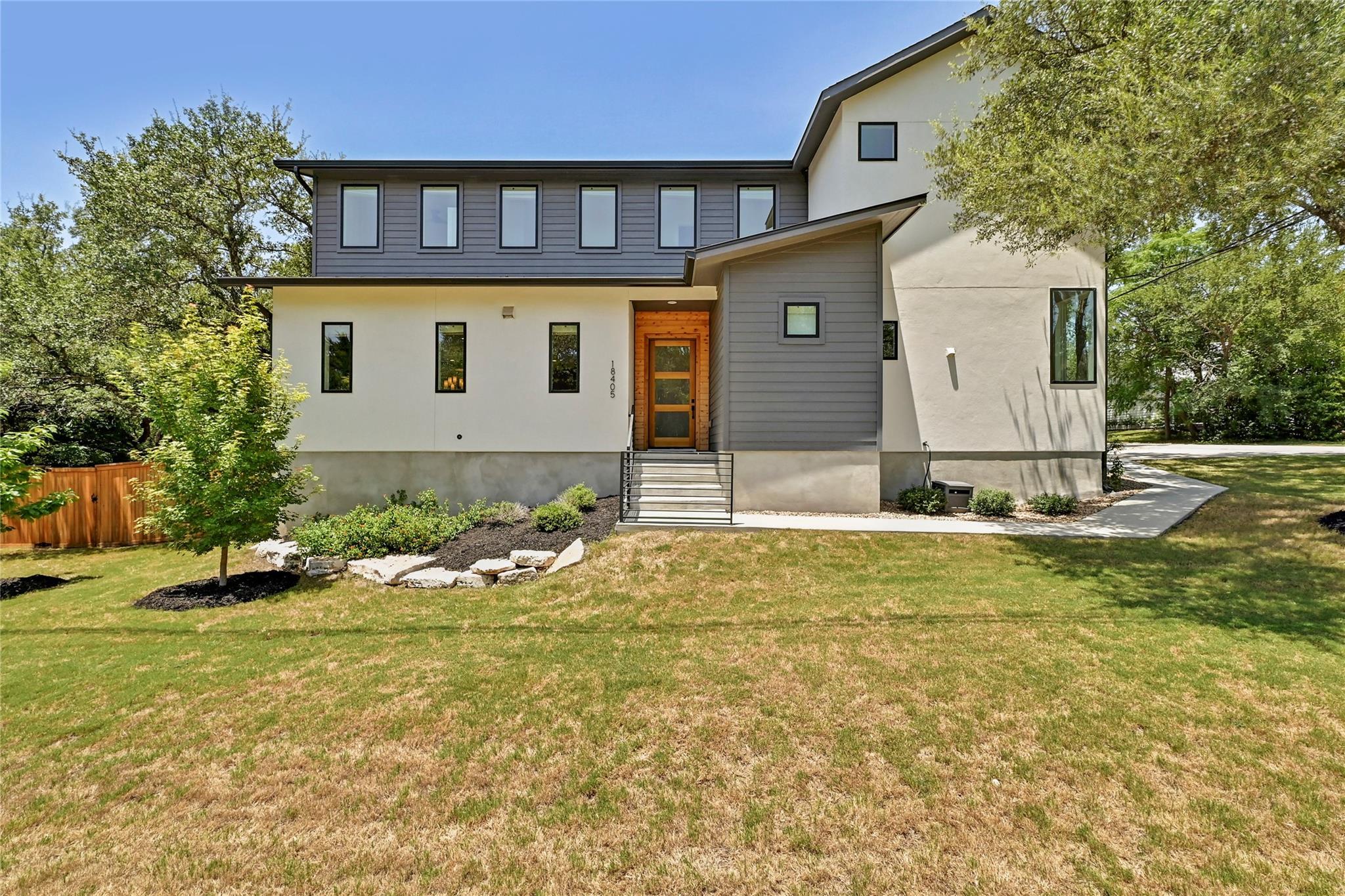 18405 Georgetown Dr Property Photo 1
