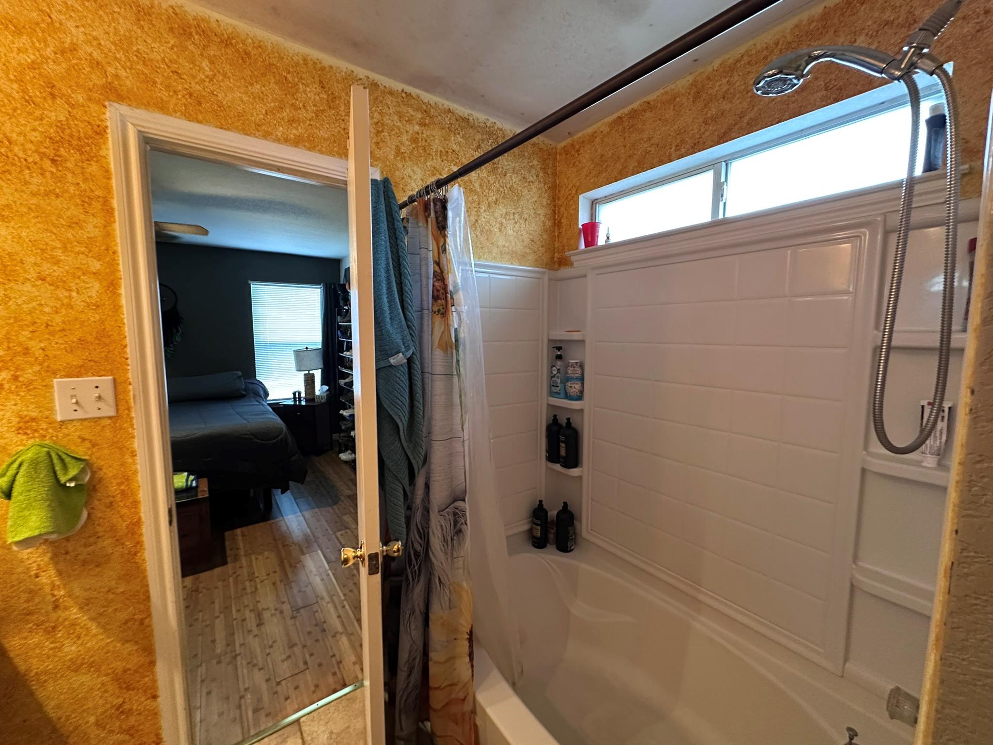 212 Meadow Park Dr Property Photo 9