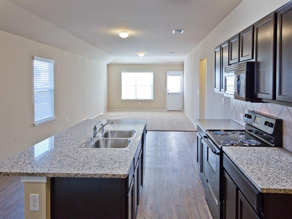 12117 Greywacke Dr Property Photo 4