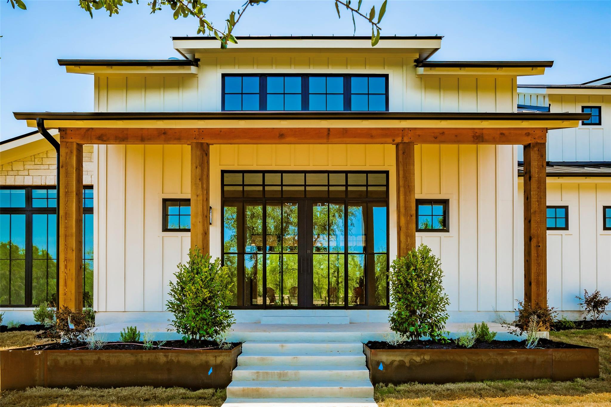 1408 Likeness Rd Property Photo 2