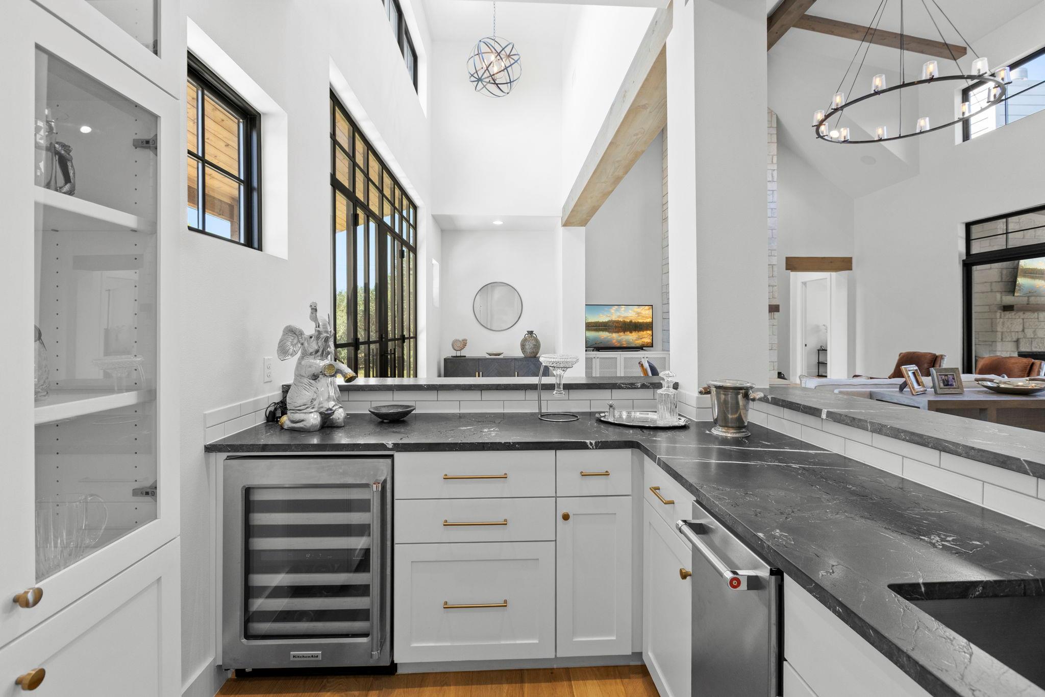 1408 Likeness Rd Property Photo 11