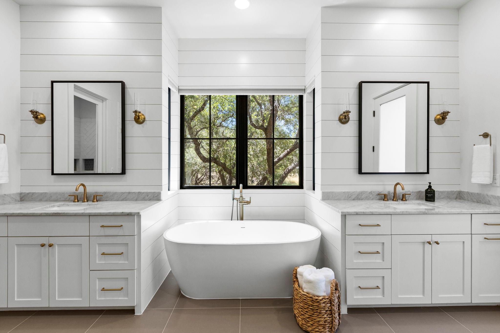 1408 Likeness Rd Property Photo 14