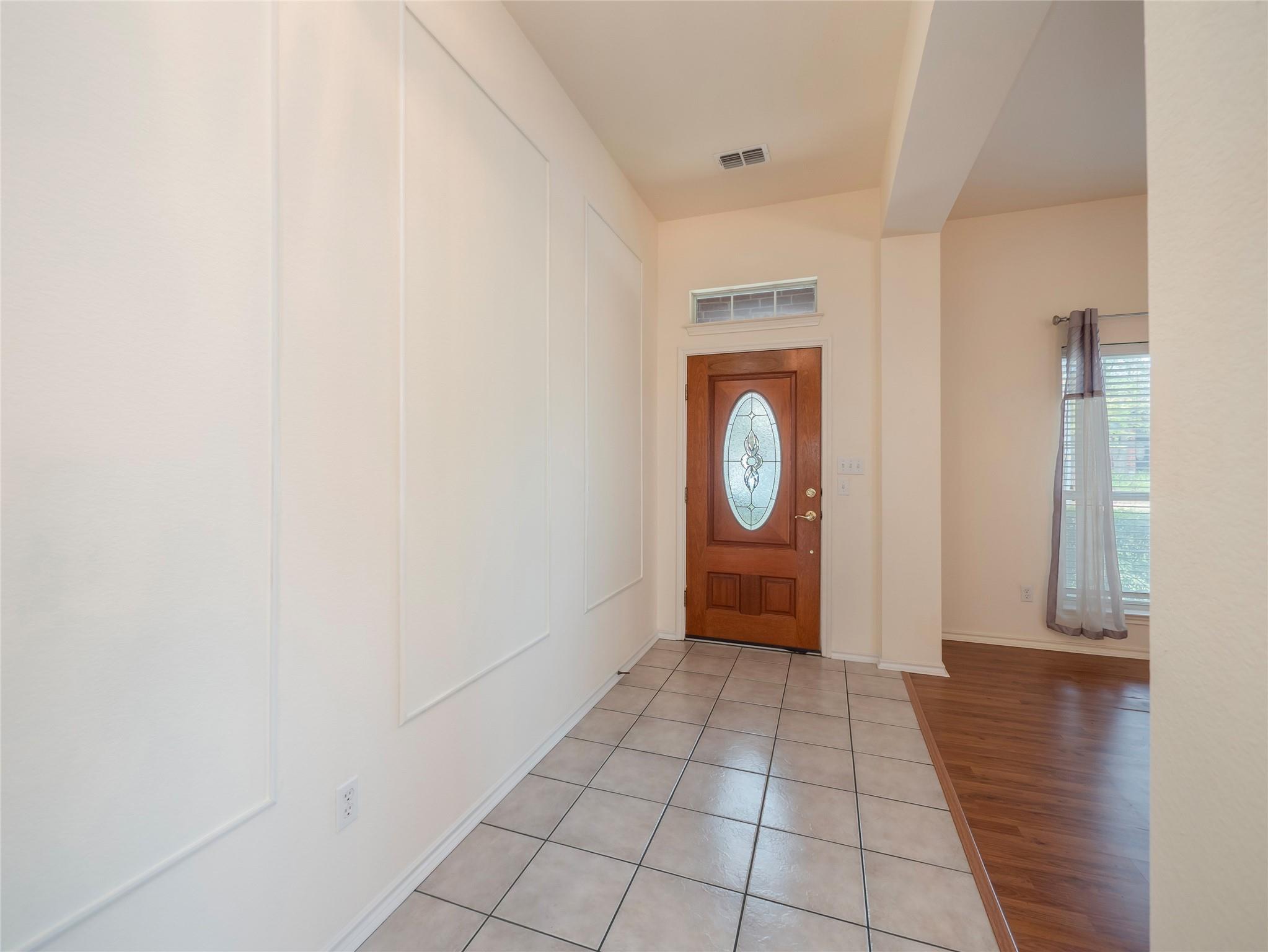 15617 Staffordshire Ln Property Photo 4