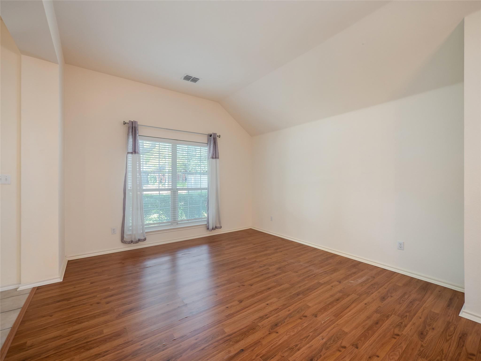 15617 Staffordshire Ln Property Photo 6