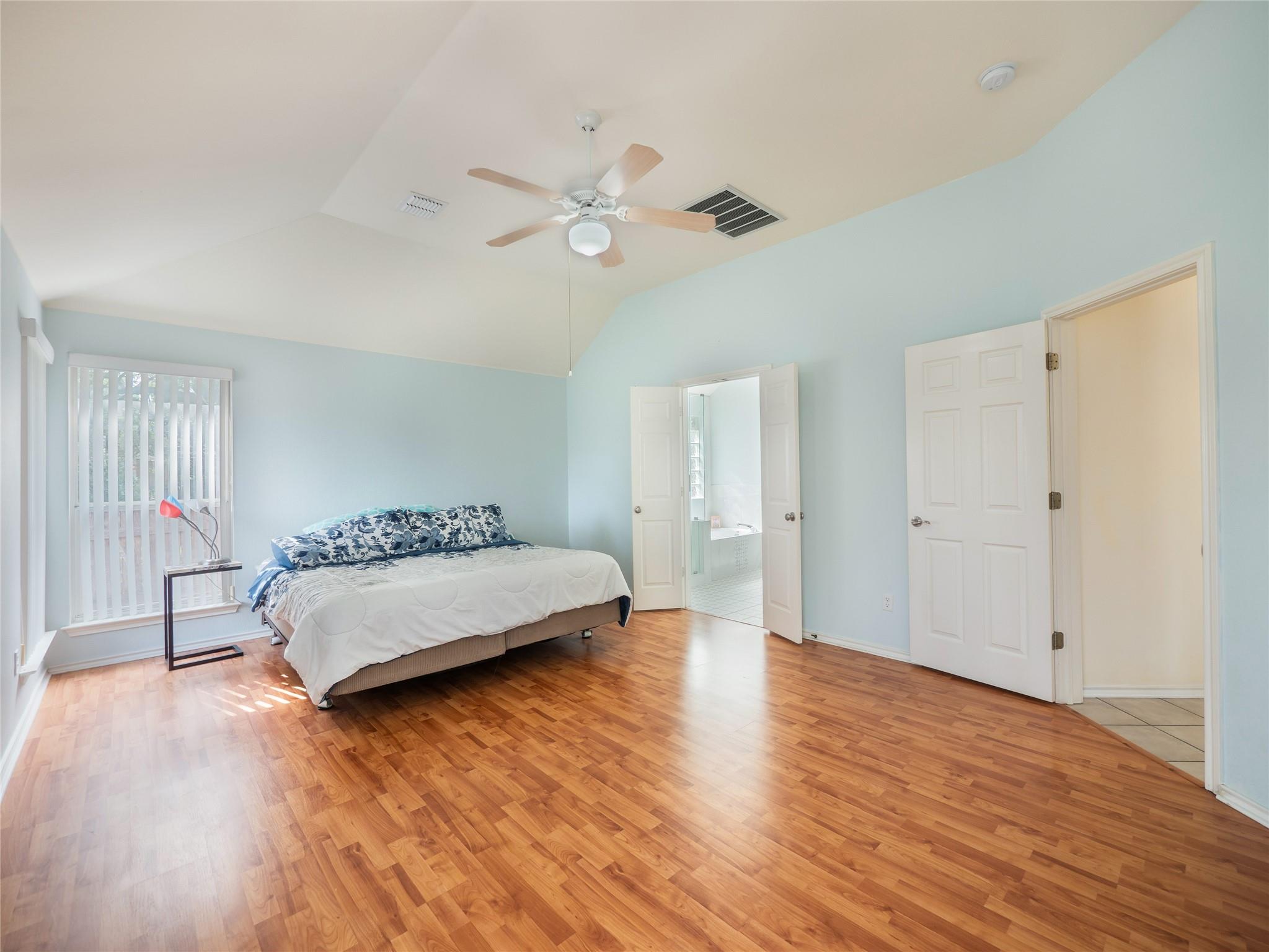 15617 Staffordshire Ln Property Photo 17