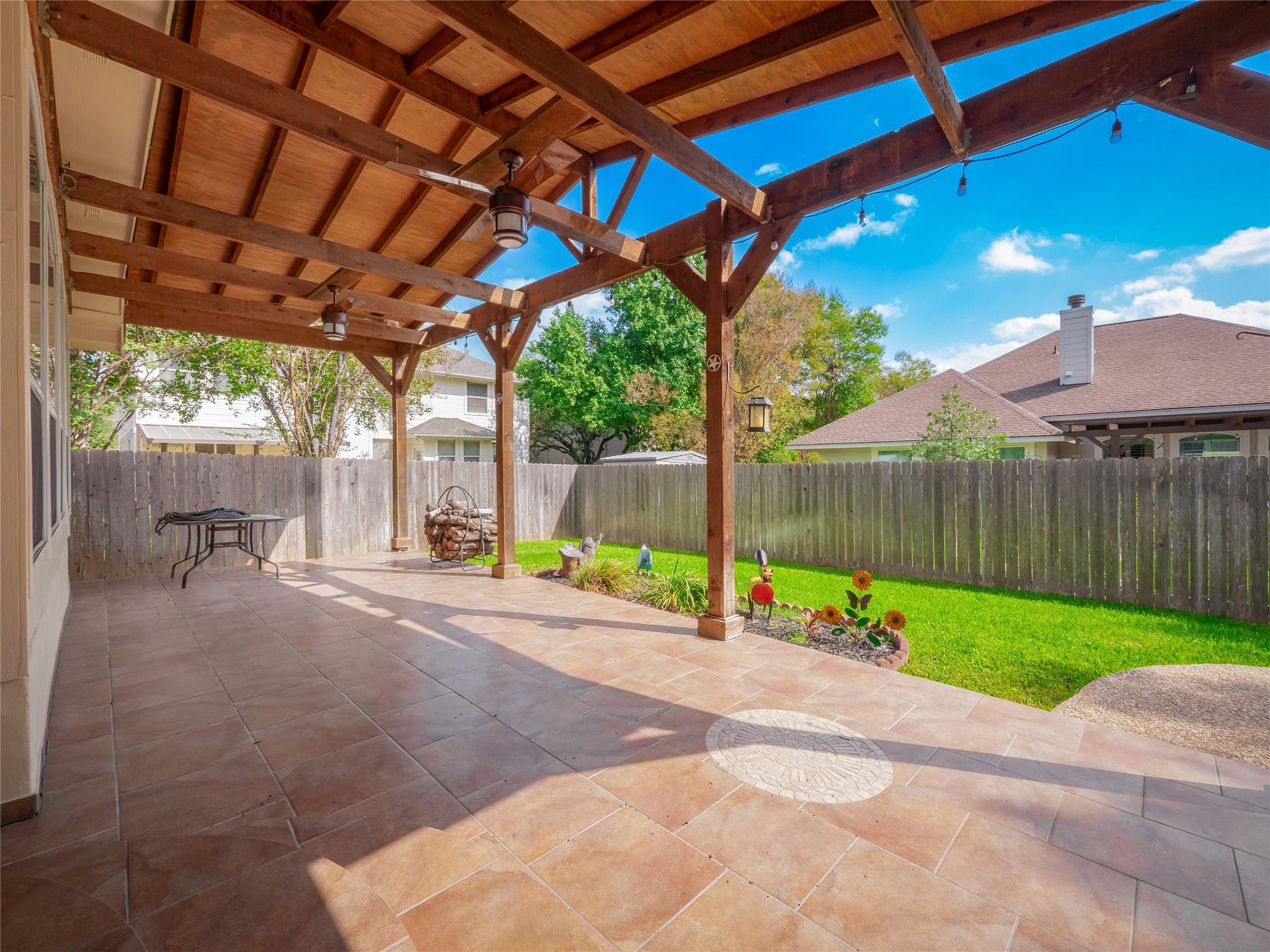 15617 Staffordshire Ln Property Photo 32