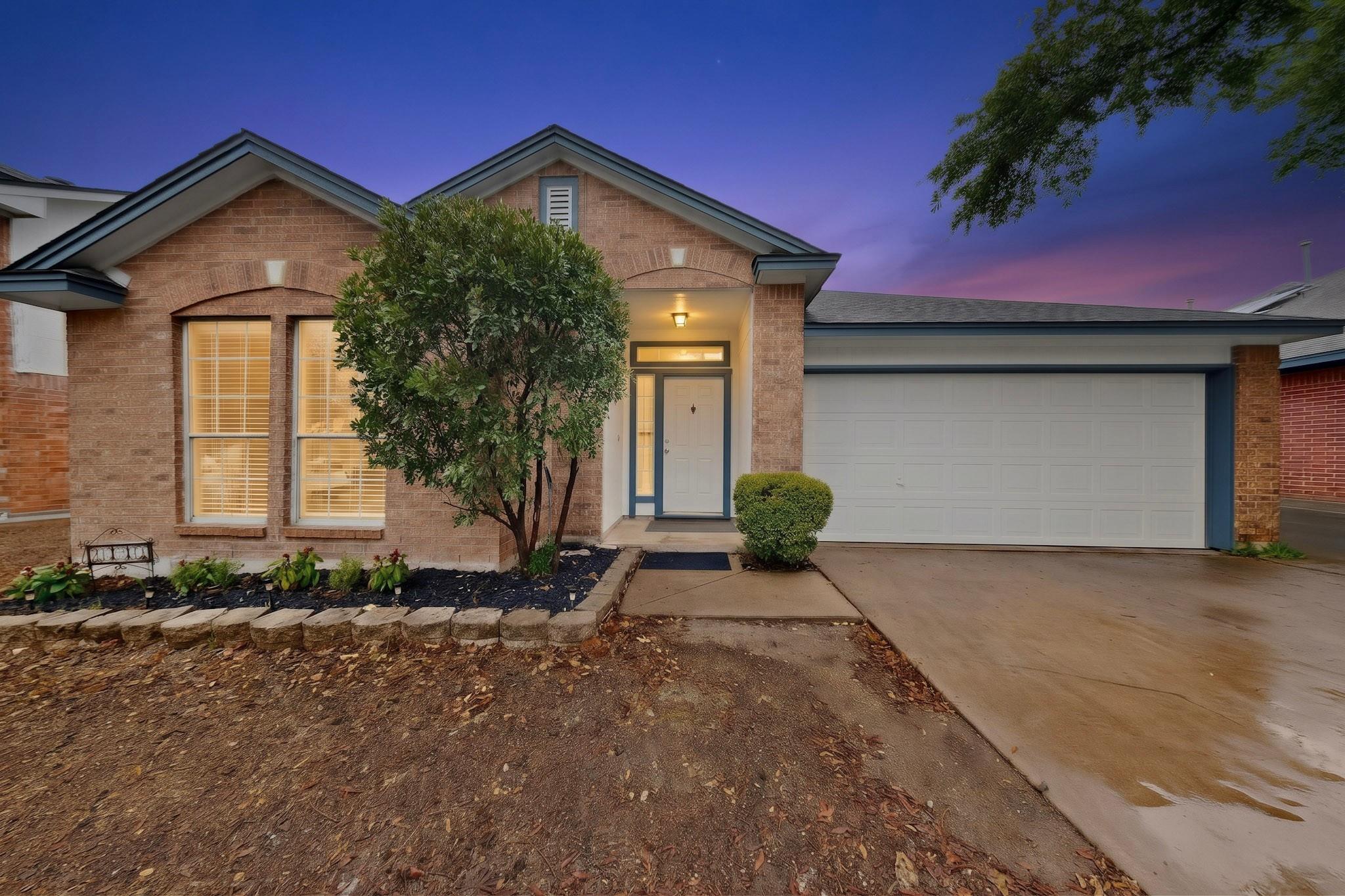 2447 Roundabout Ln Property Photo 1