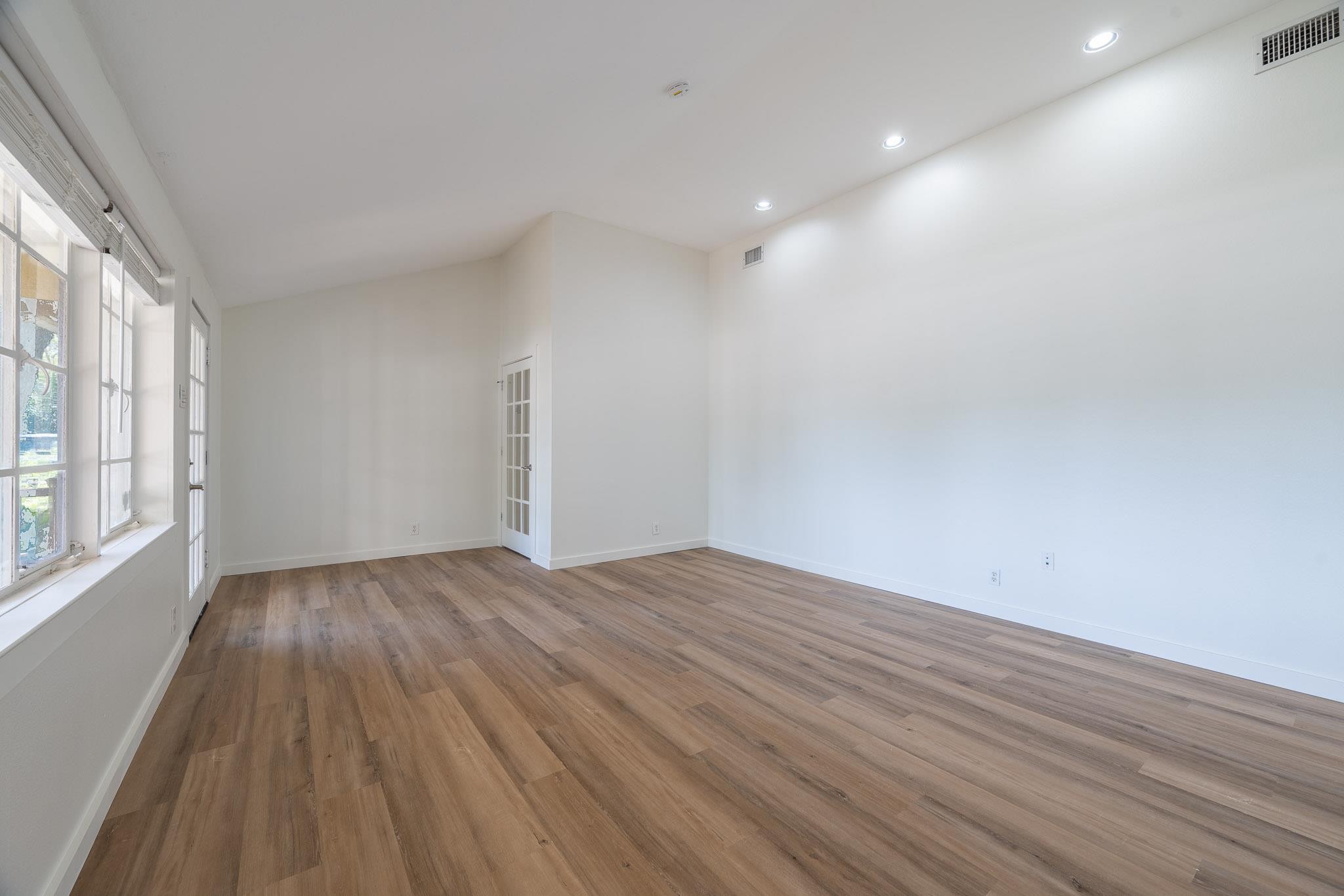 6700 Menchaca Rd #1-j Property Photo 4