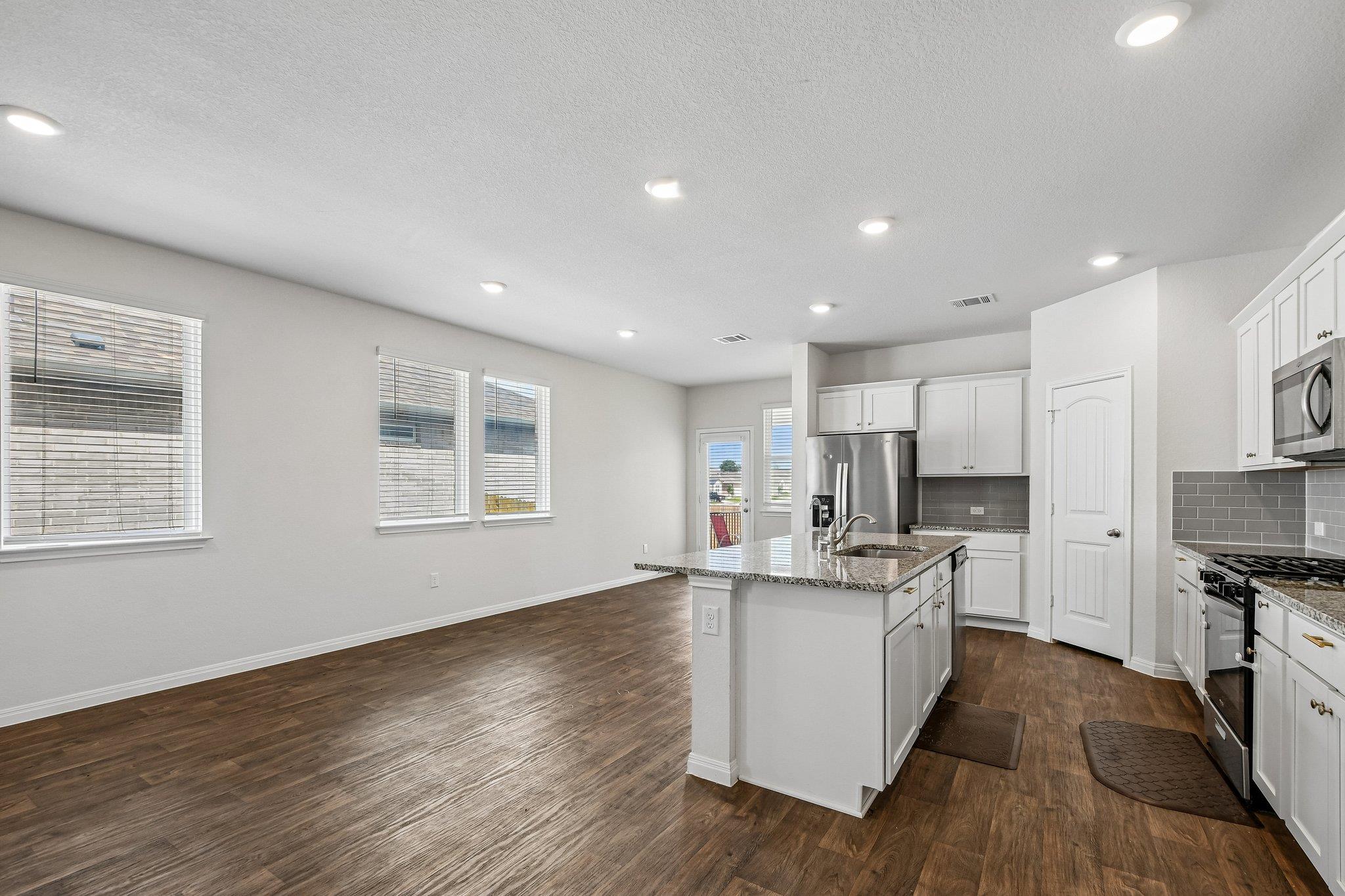 405 Mais Dr Property Photo 3