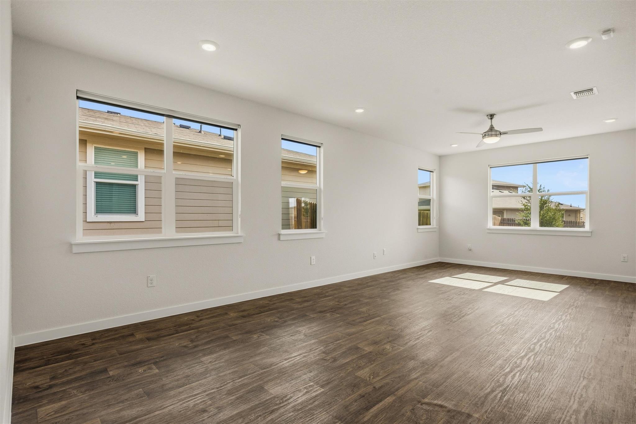 14317 Cantarra Dr Property Photo 7
