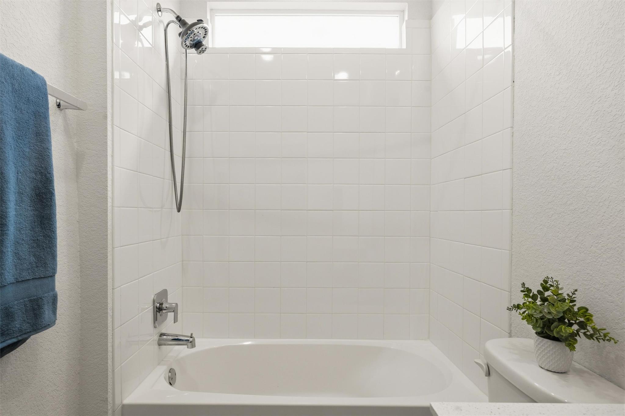 14317 Cantarra Dr Property Photo 20