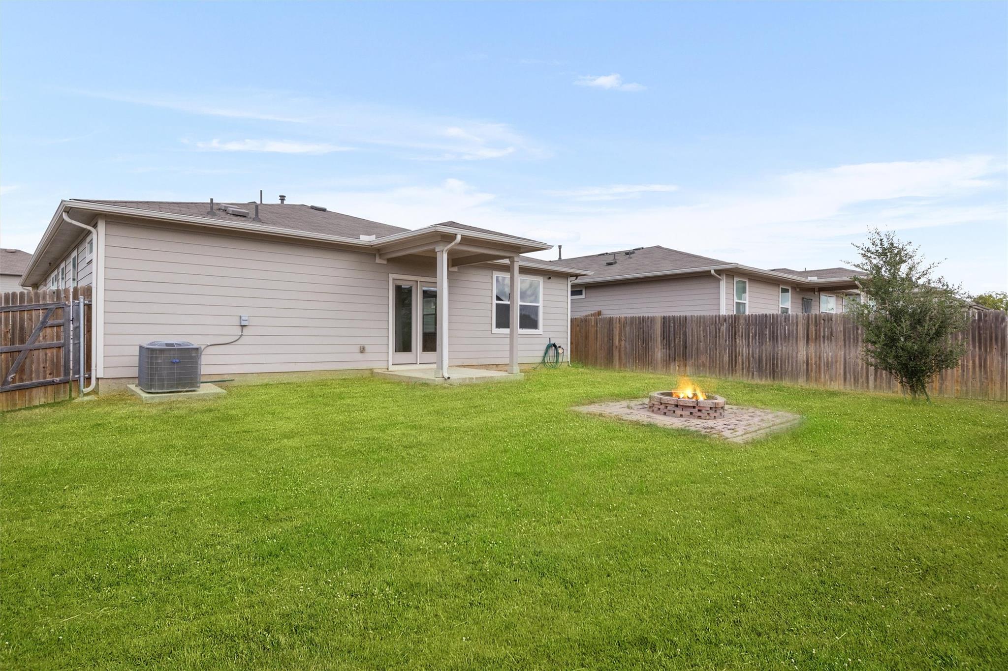 14317 Cantarra Dr Property Photo 37