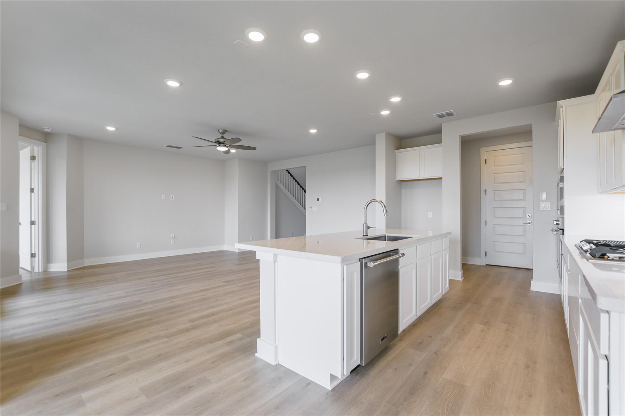 1103 Sage Thrasher Cir Property Photo 4