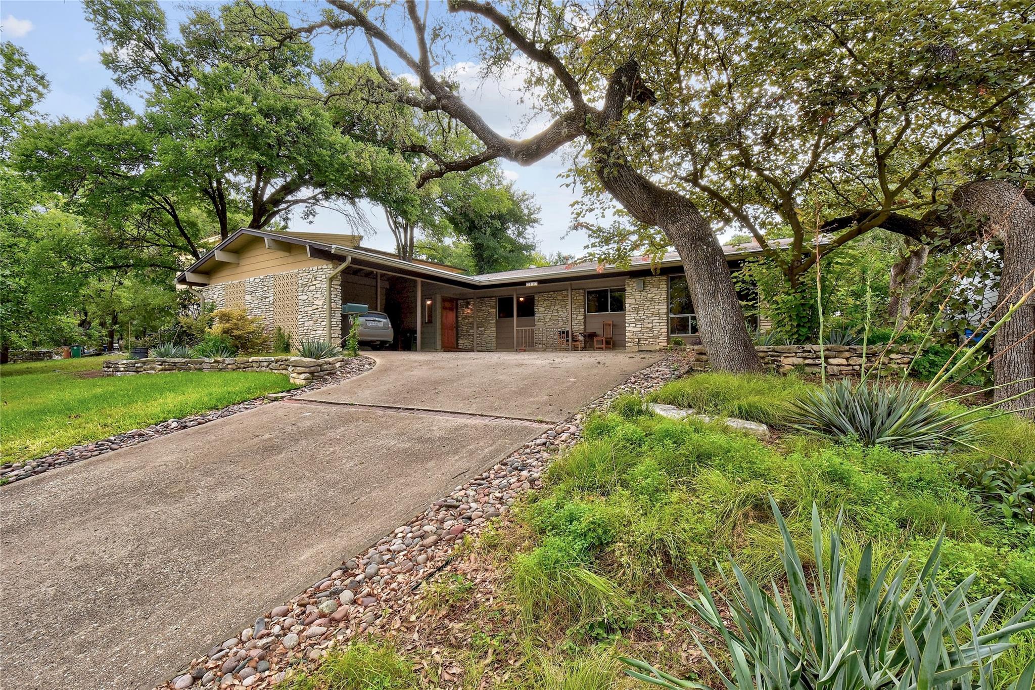 2117 A Rabb Rd Property Photo 2