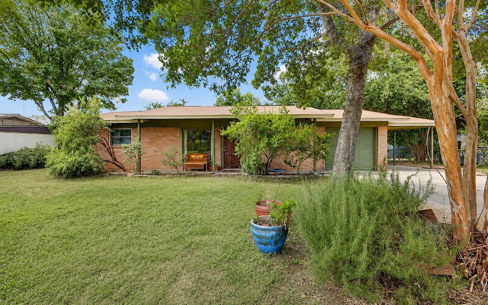 3209 Barton View Dr Property Photo 1